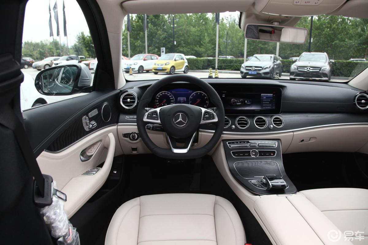 【奔驰e级2018款改款 e 320 l 4matic 运动轿车内饰全景副驾驶员方向