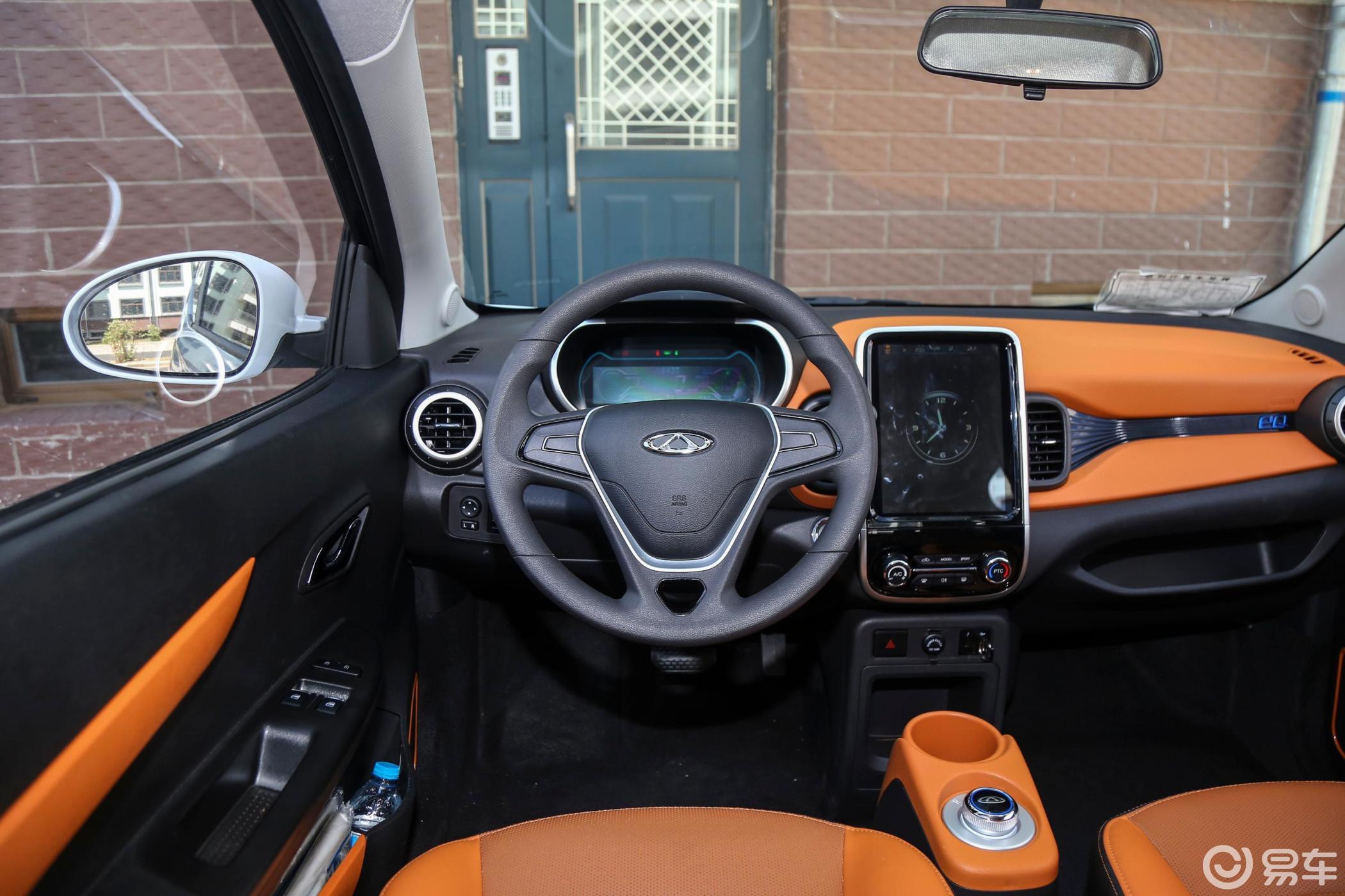 【奇瑞eq12018款小蚂蚁400 智享版 4座内饰全景正拍汽车图片-汽车图片