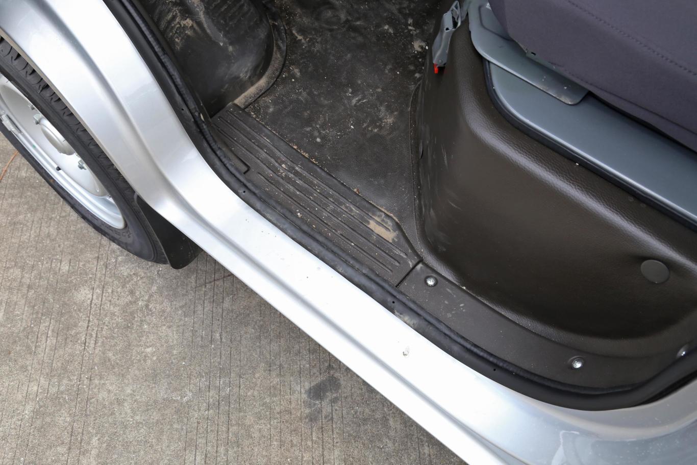 五菱荣光新卡1.8l 手动 单排 国v内饰