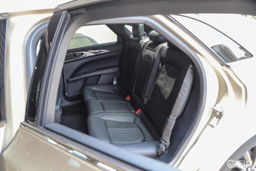 【林肯mkz2018款2.0t 尊雅版后排座椅汽车图片-汽车图片大全】-易车