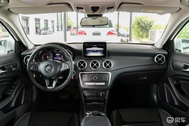 2198万买了辆奔驰gla级开回家媳妇都夸买得值