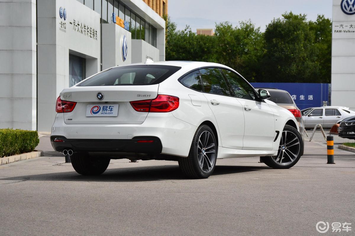 【宝马3系gt2018款330i xdrive m运动版侧后45度车头向右水平汽车图片