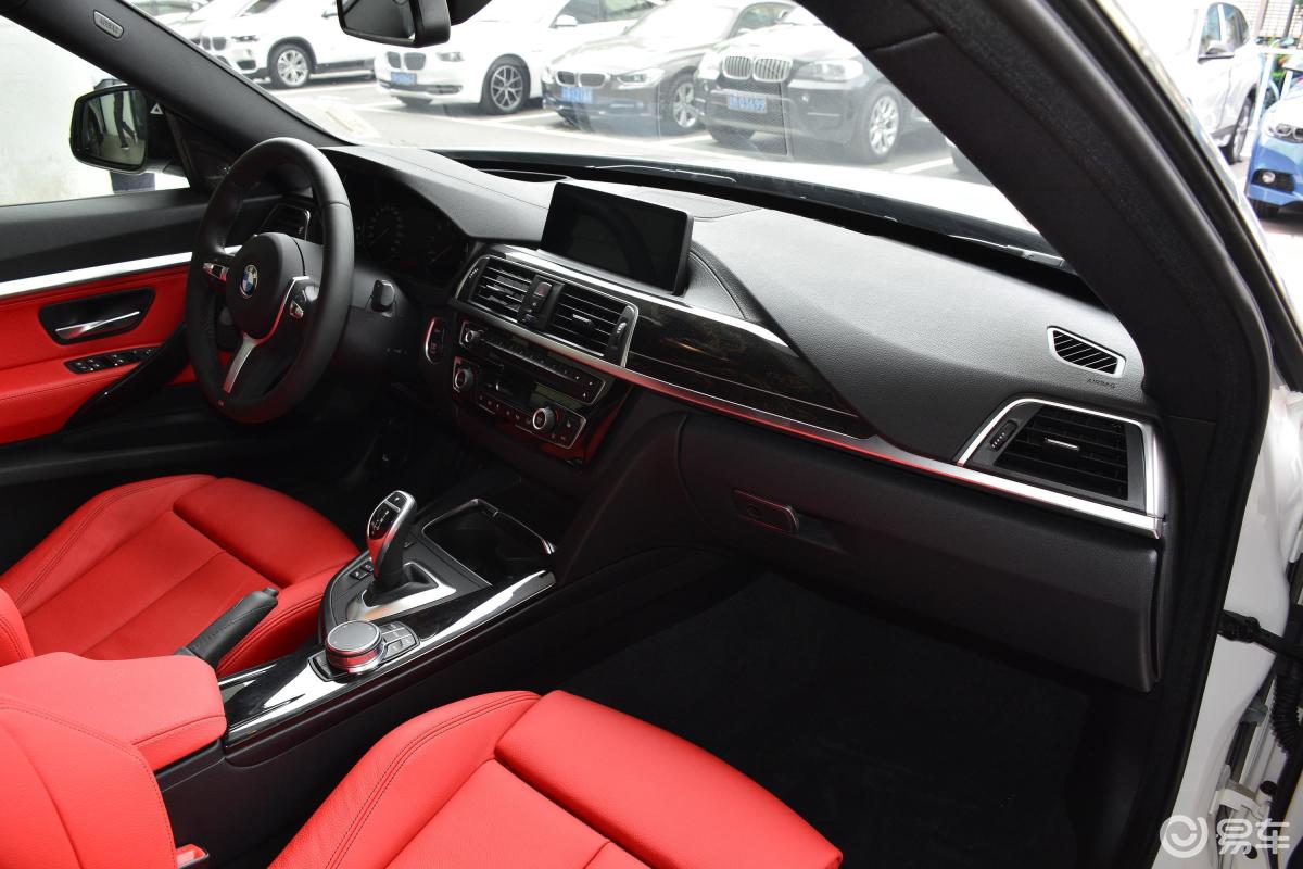 【宝马3系gt2018款330i xdrive m运动版内饰全景副驾驶员方向汽车图片