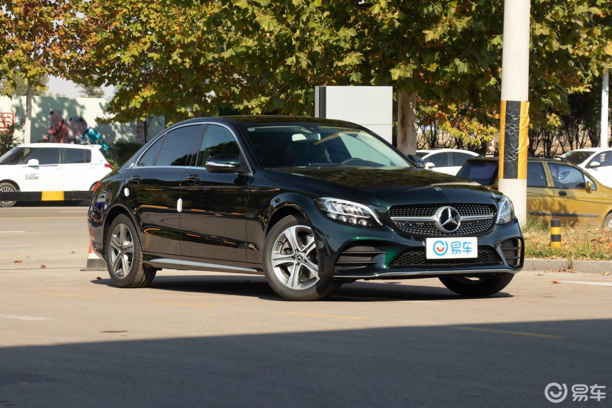 【奔驰c级2019款c 260 l 运动轿车侧前45度车头向右水平汽车图片-汽车