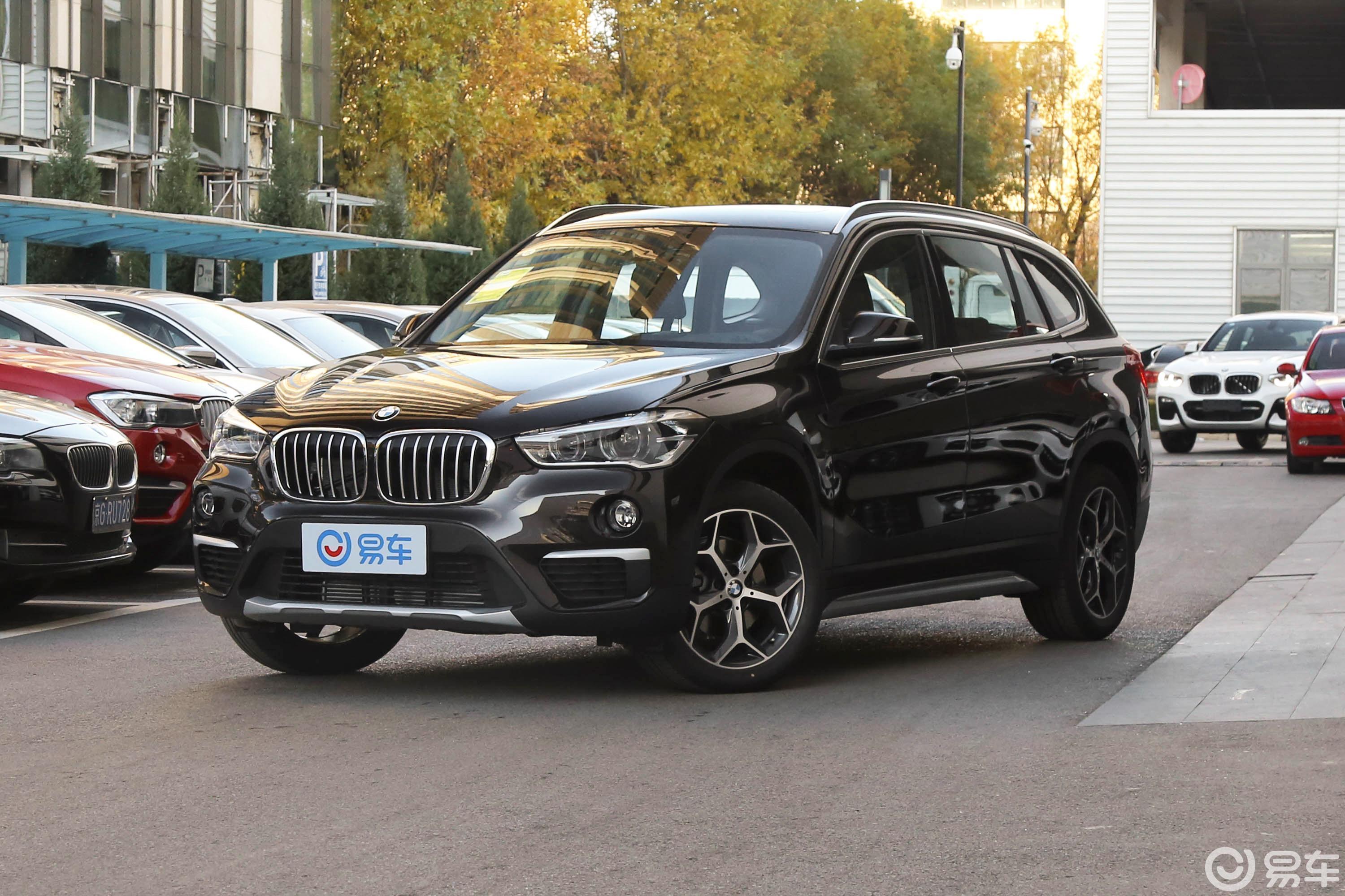 【宝马x12018款xdrive20li 尊享版侧前45度车头向右水平汽车图片-汽车