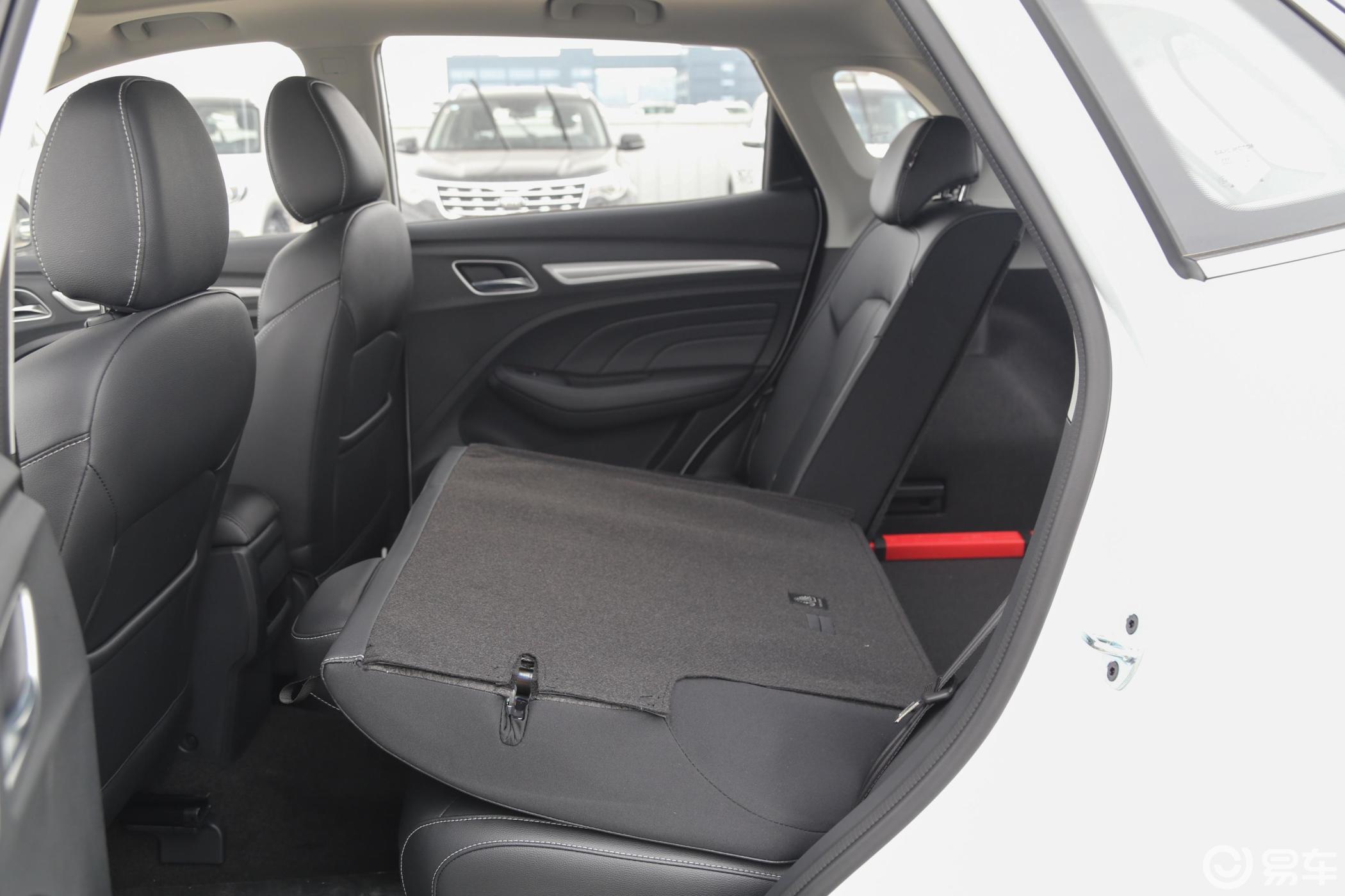 【荣威rx32018款1.6l cvt 旗舰版空间汽车图片-汽车图片大全】-易车