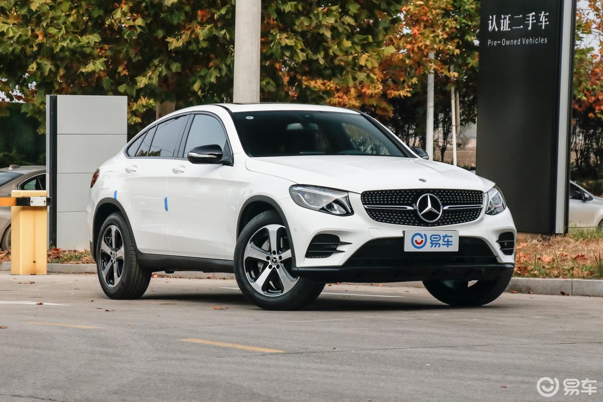 【奔驰glc(进口)2018款glc 200 4matic 轿跑suv侧前45度车头向右水平