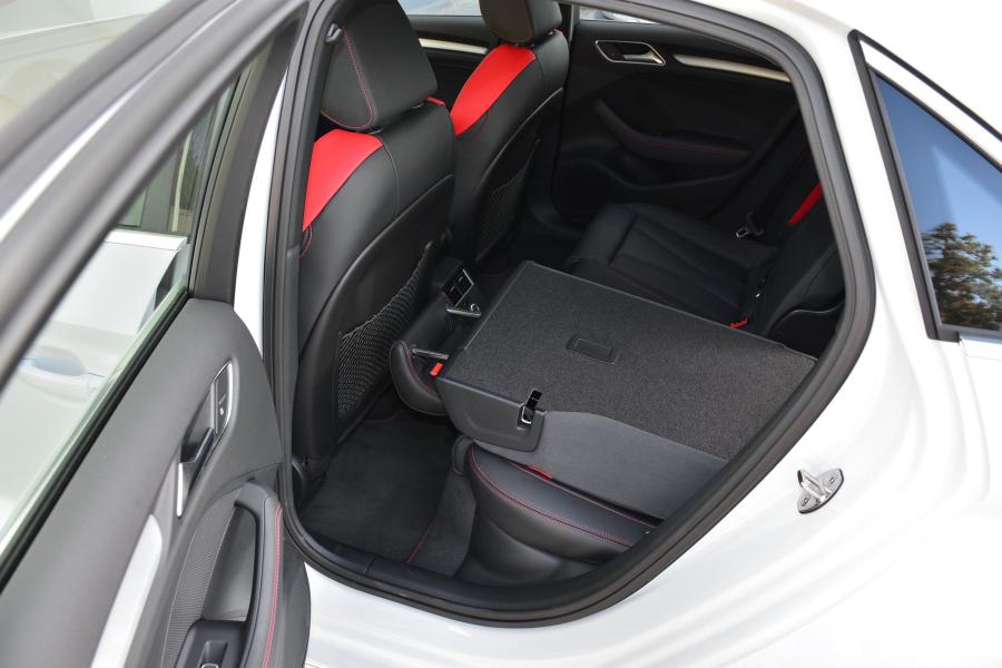 【奥迪s32019款2.0t limousine空间汽车图片-汽车图片大全】-易车