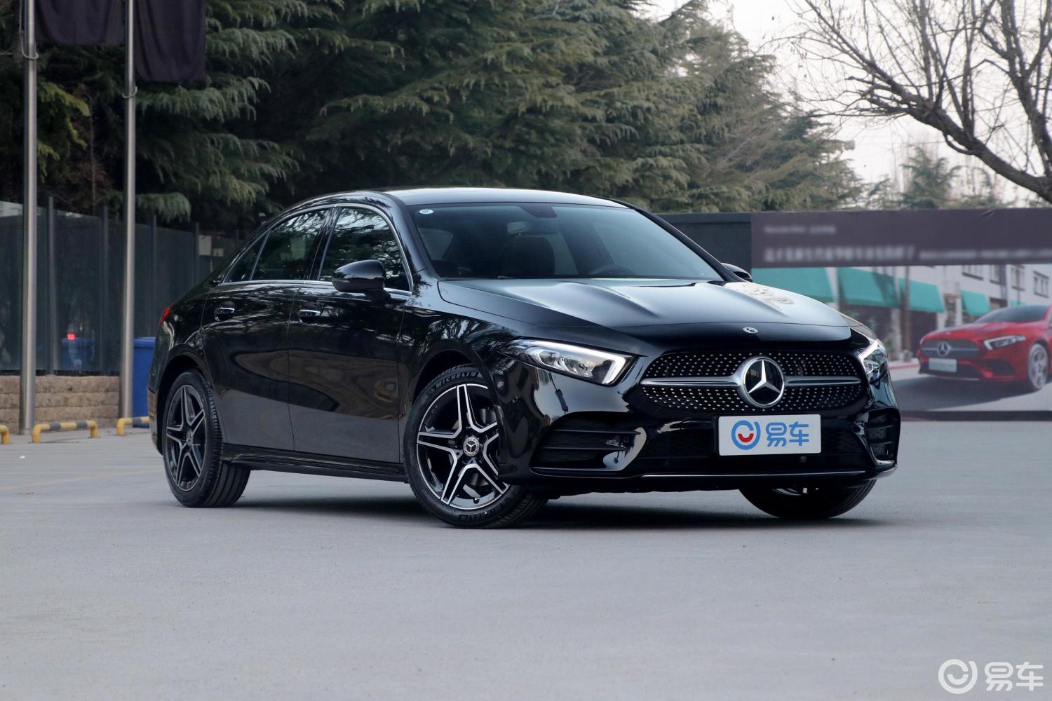 【奔驰a级2019款a 200 l 运动轿车侧前45度车头向右水平汽车图片-汽车