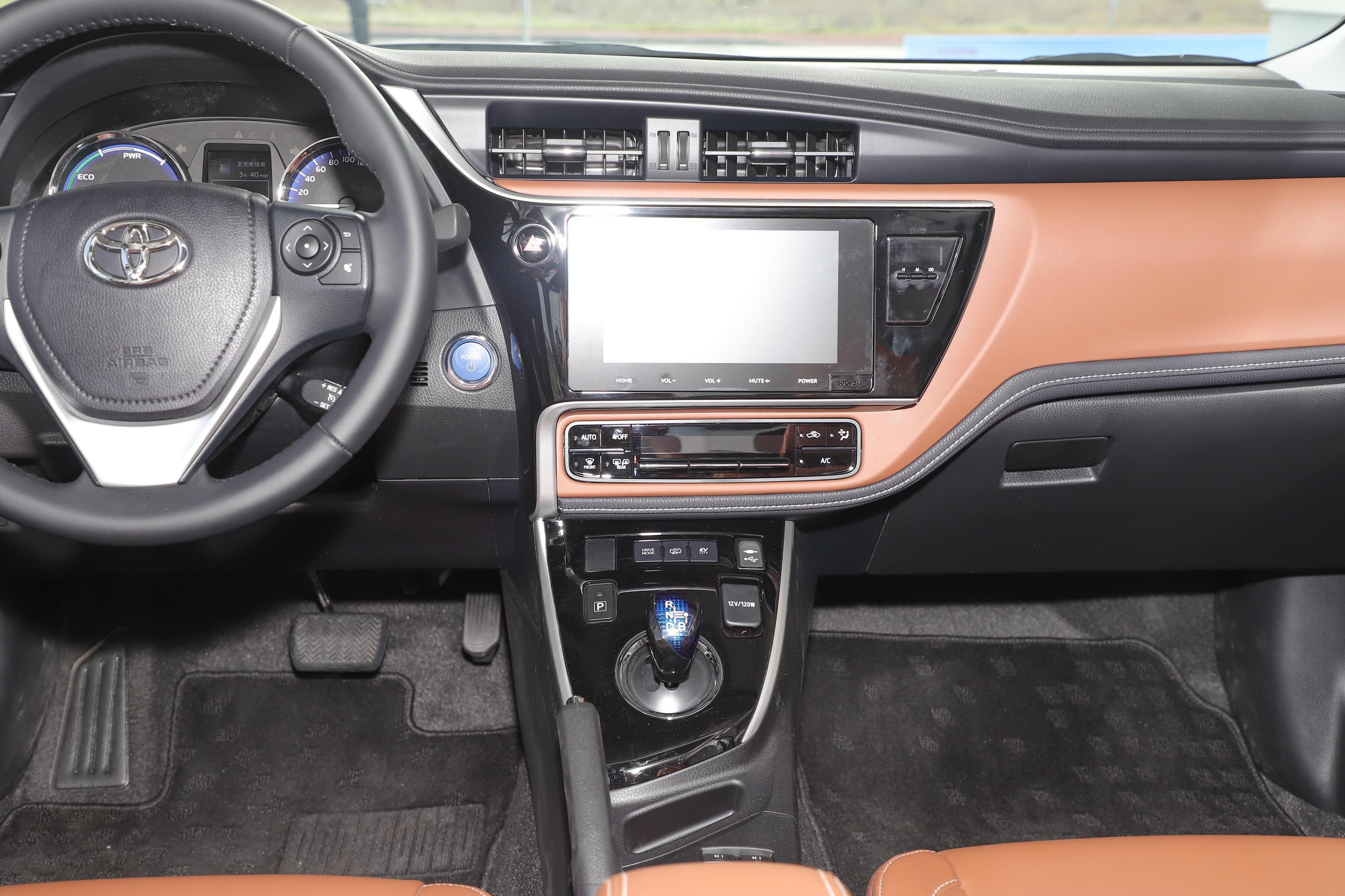 2019款 卡罗拉 双擎e  1.8l e-cvt 旗舰版内饰