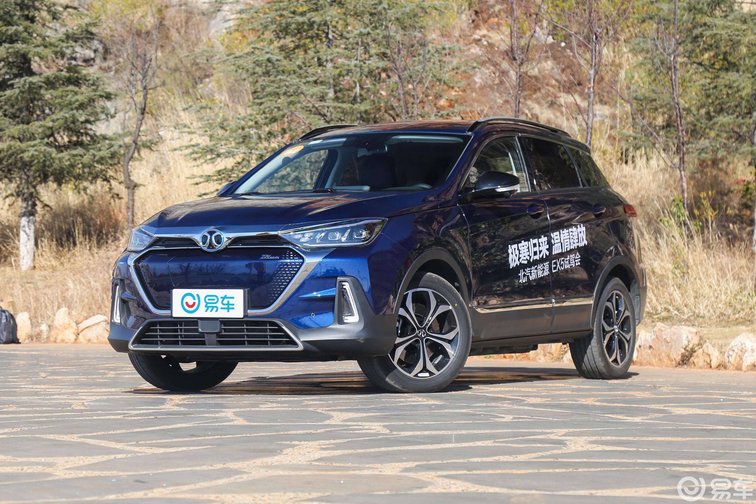 【北汽新能源ex52019款悦潮版侧前45度车头向左水平汽车图片-汽车图片