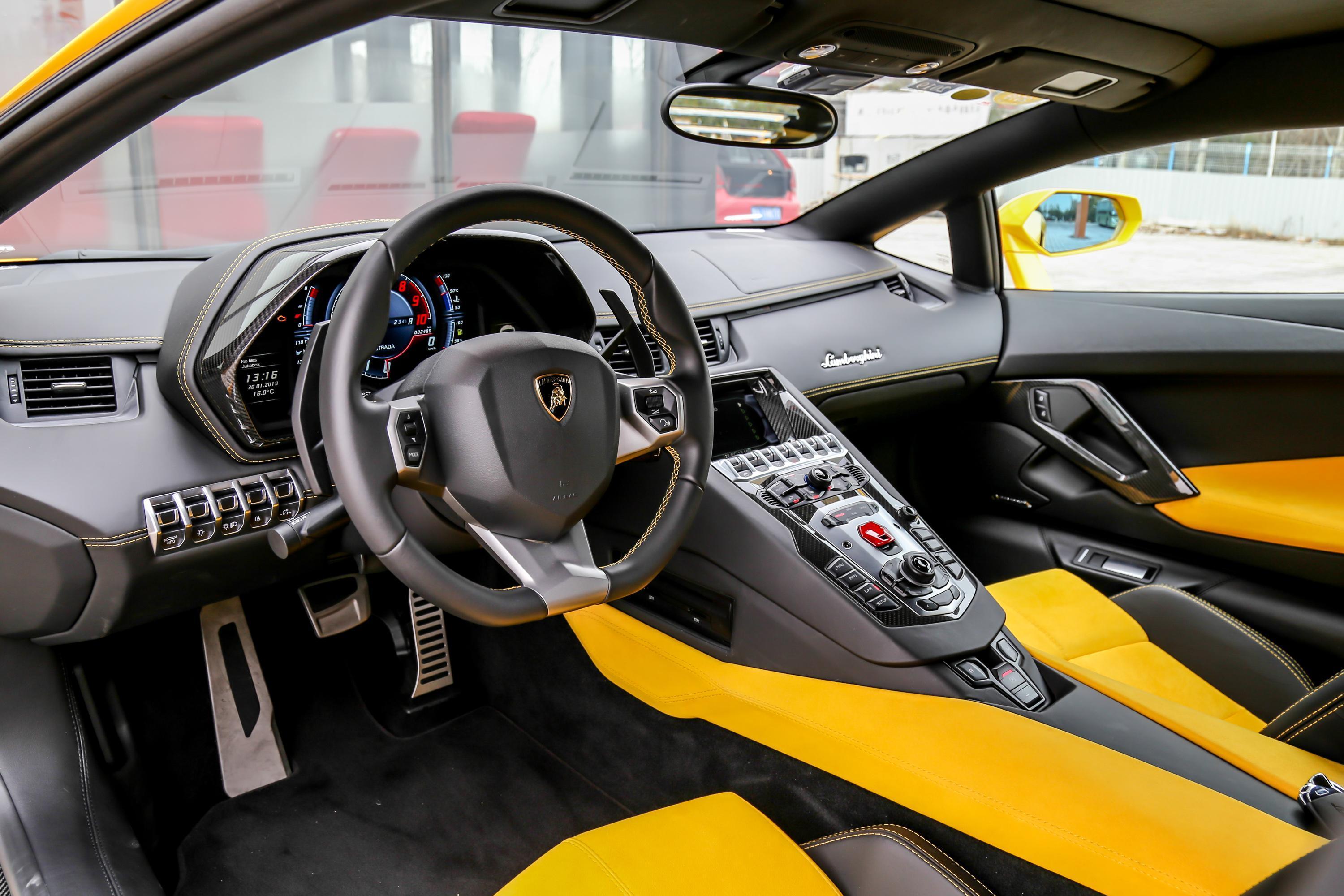 2017款 aventador aventador s coupe内饰