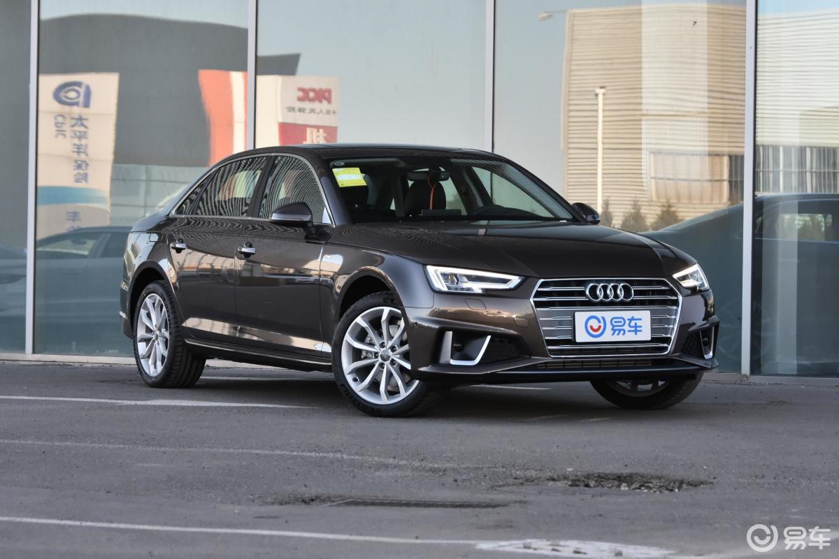 【奥迪a4l2019款40 tfsi 运动版 国v侧前45度车头向右水平汽车图片