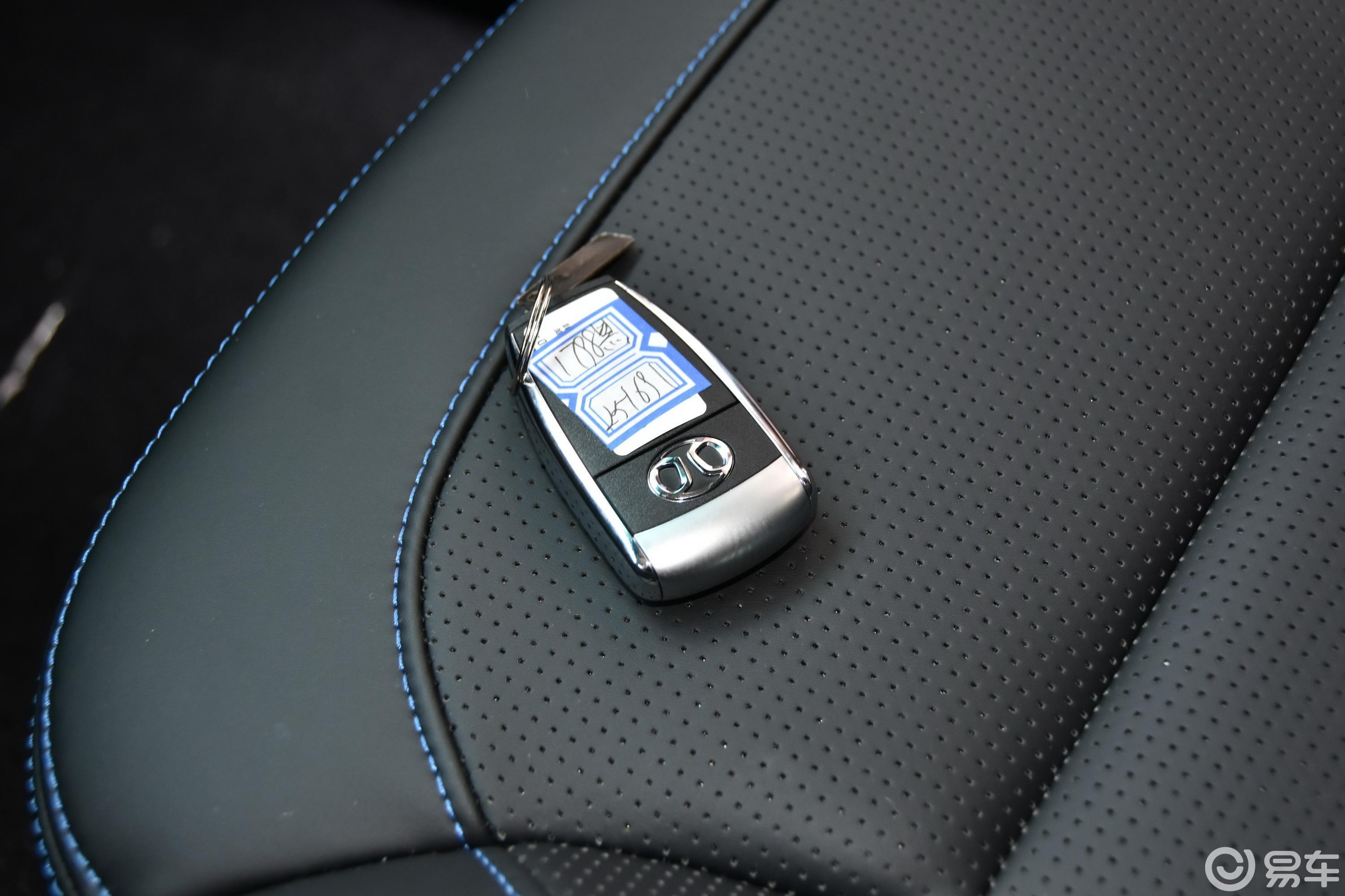 bj40 plus 2.3t 手自一体 四驱 尊享版 国v