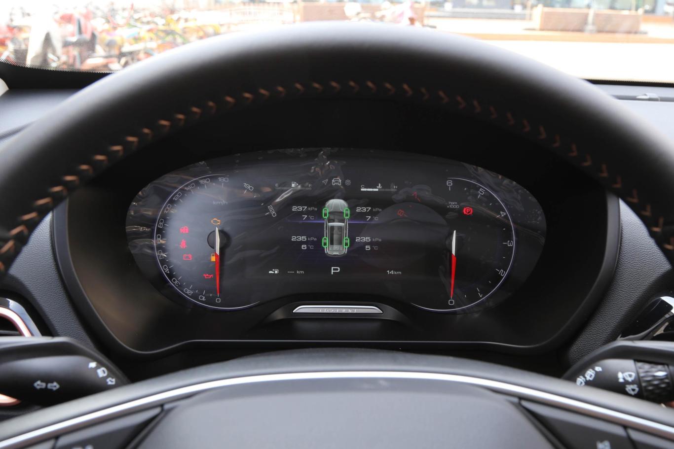 宝骏rs-51.5t cvt 智能驾控豪华版 国v仪表盘