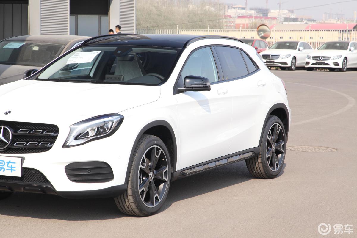 【奔驰gla2019款gla 220 4matic 运动版外观汽车图片-汽车图片大全】