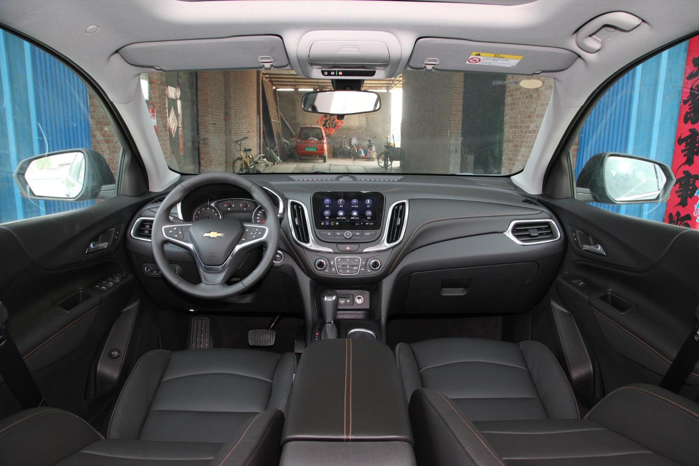 探界者535t 两驱 驰界版 国v内饰全景正拍