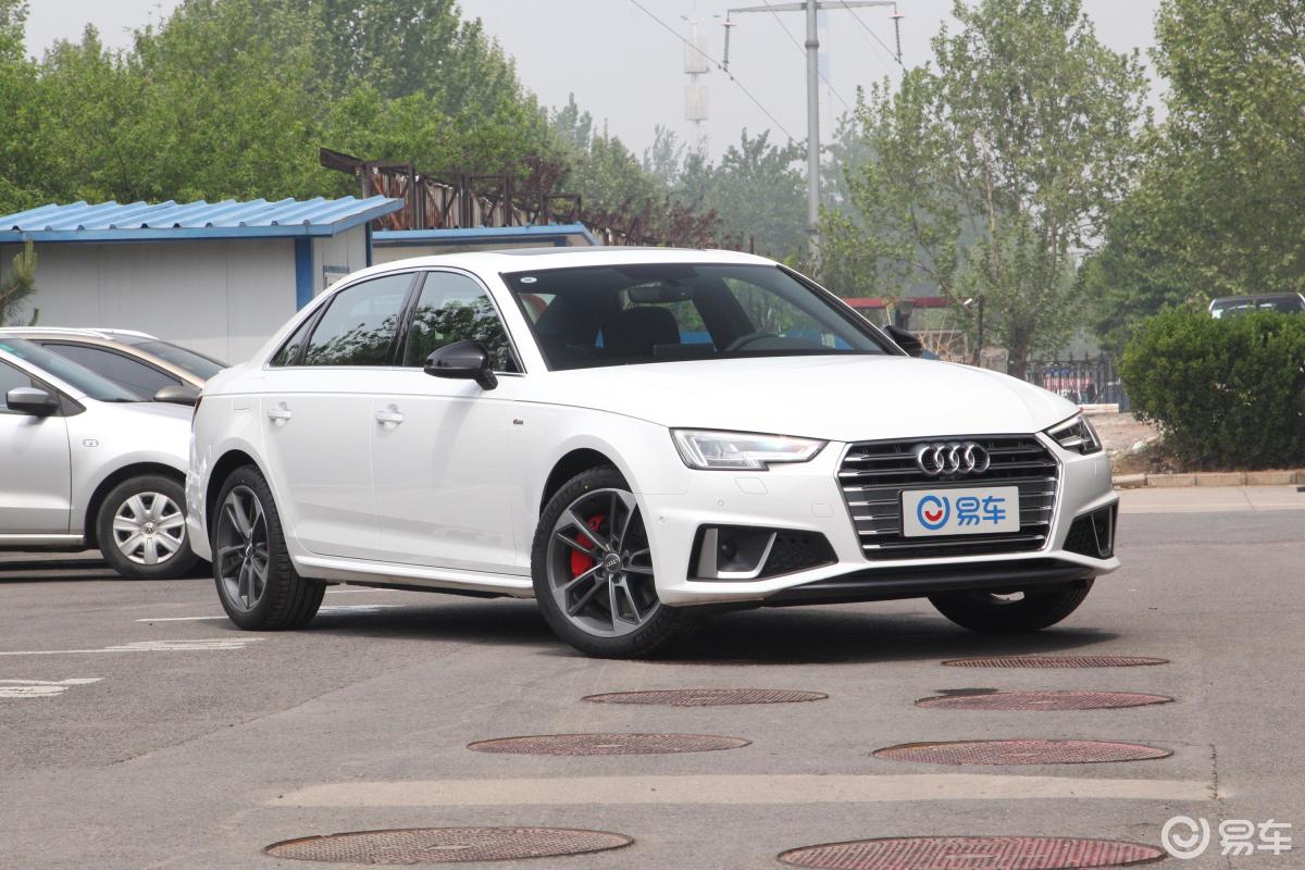 【奥迪a4l2019款45 tfsi quattro运动版 国vi侧前45度车头向右水平