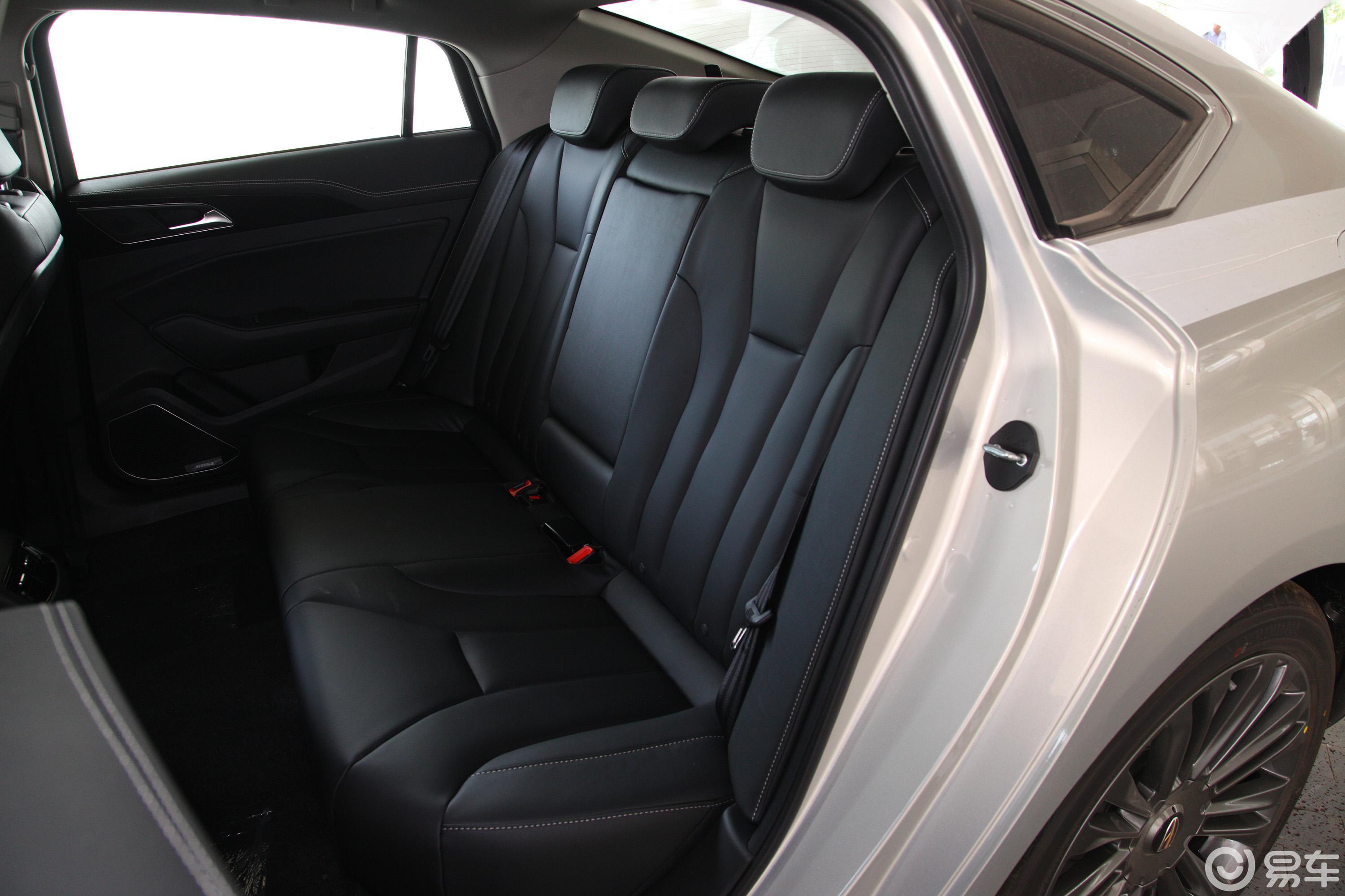 8t 智联韵动版后排座椅汽车图片-汽车图片大全】-易车