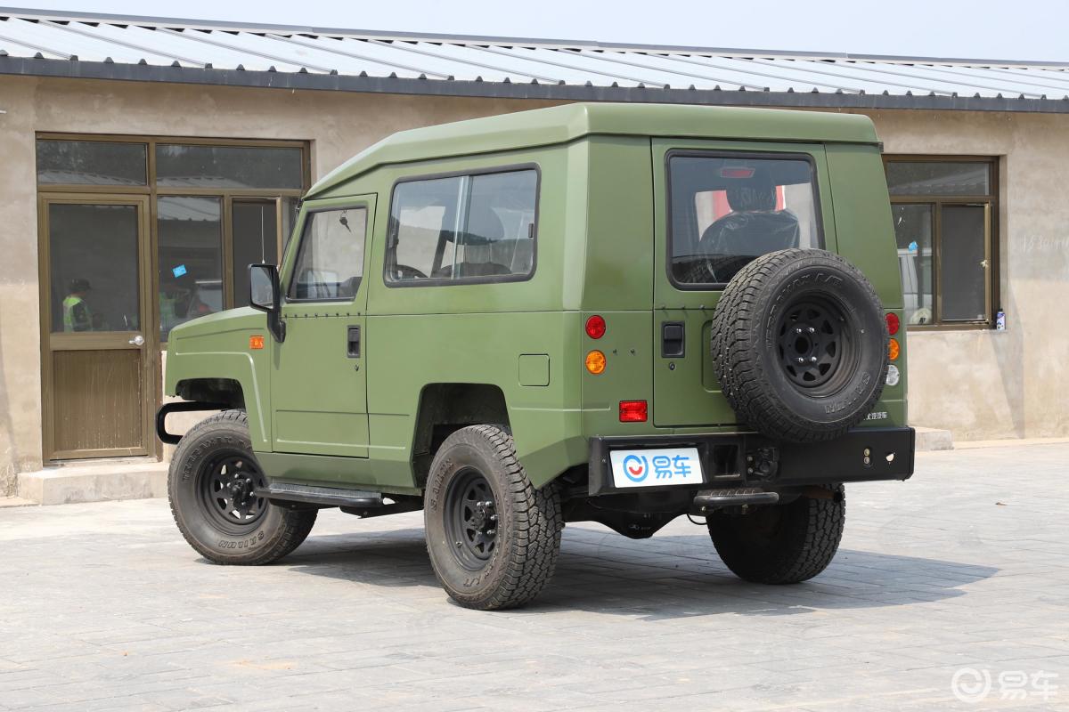 0t 手动 四驱 三门短轴汽油版 国v侧后45度车头向左水平汽车图片-汽车