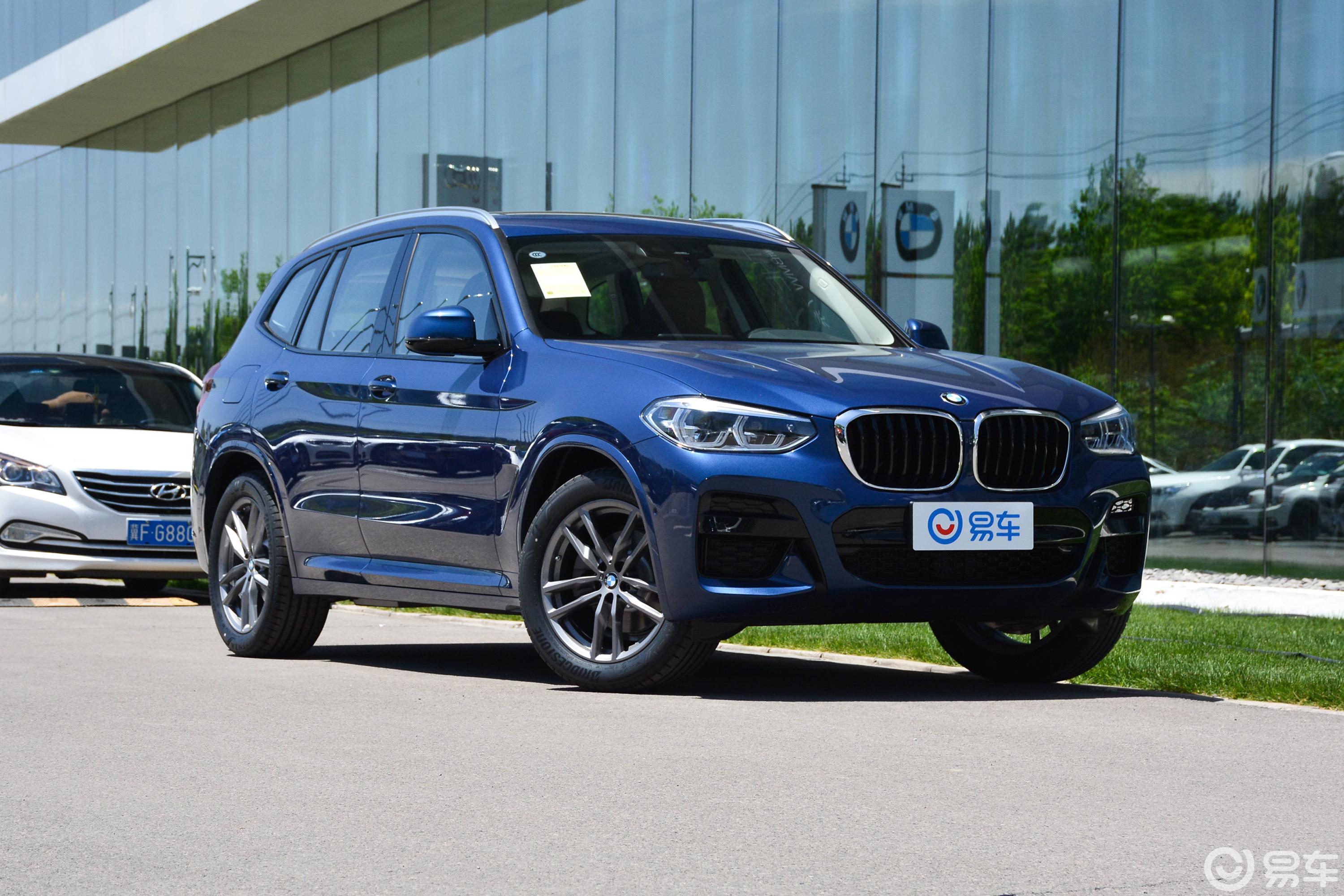 【宝马x32019款xdrive 28i m运动套装侧前45度车头向右水平汽车图片