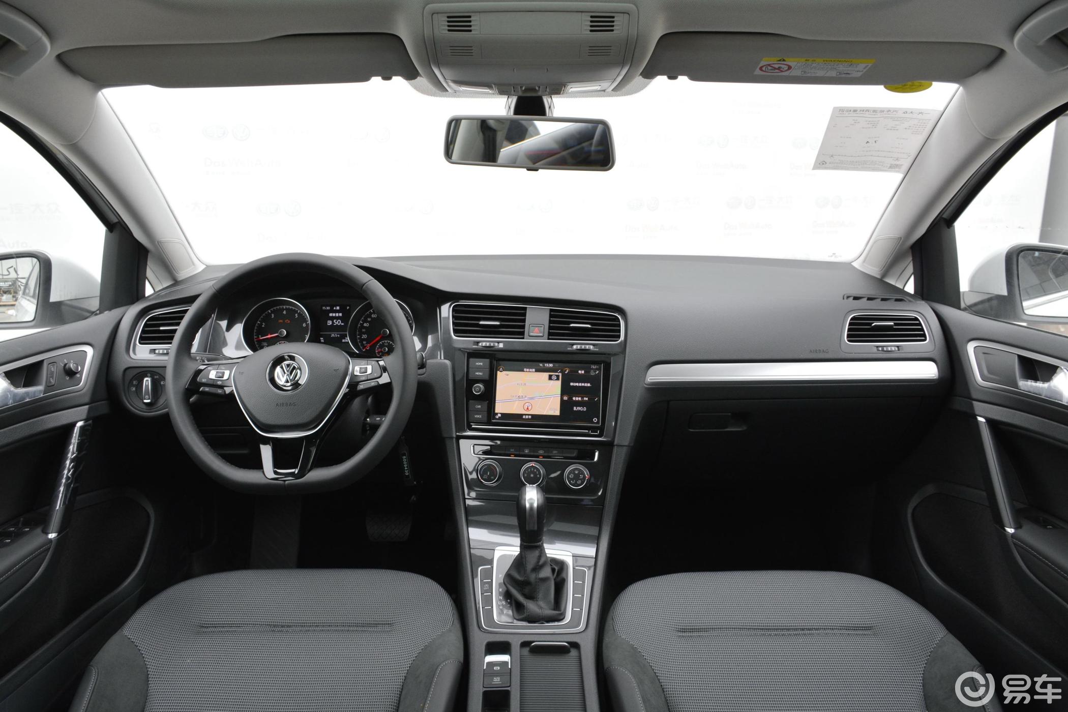 【高尔夫2019款200tsi 双离合 舒适型 国vi内饰全景正拍汽车图片-汽车