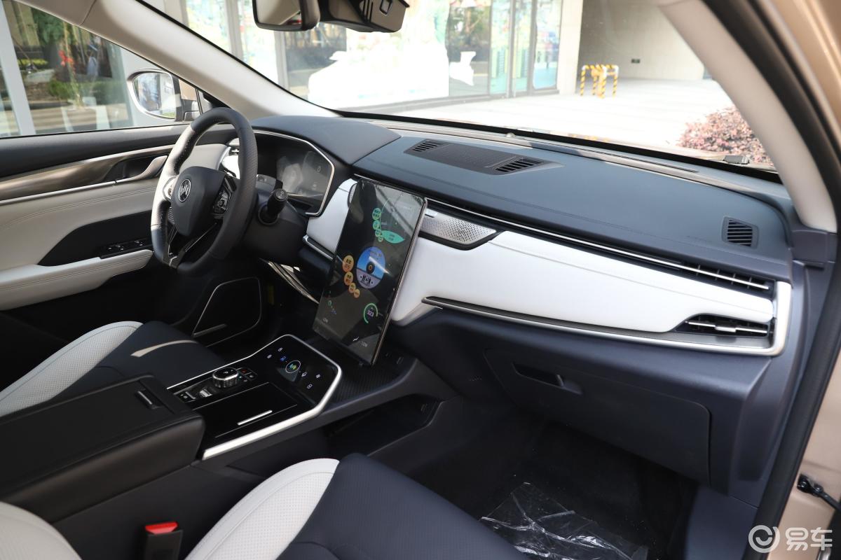 【威马ex52019款ex5 智行2.0 extra创新版500内饰全景副驾驶员方向汽