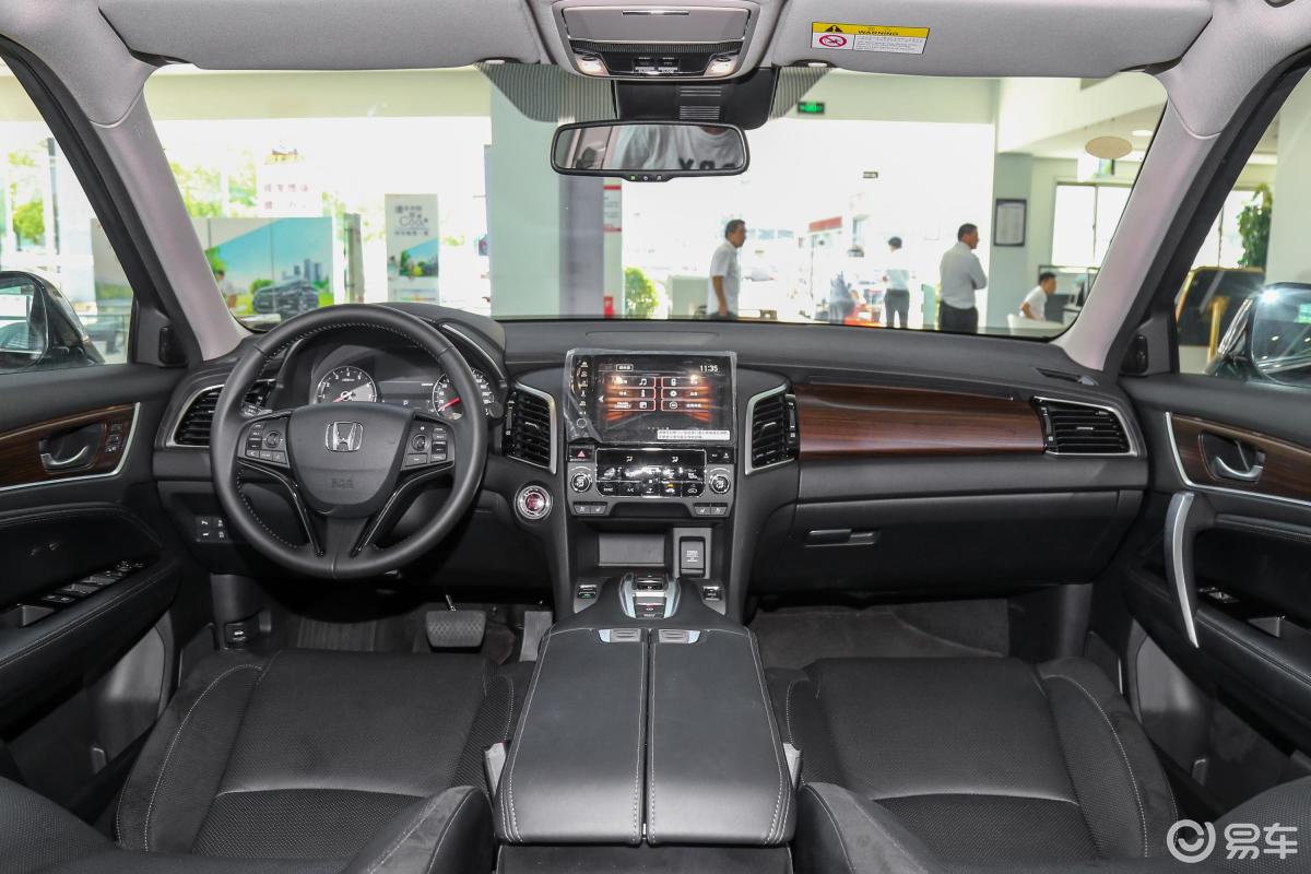 【冠道2017款370turbo 手自一体 四驱 尊贵版 国v内饰全景正拍汽车