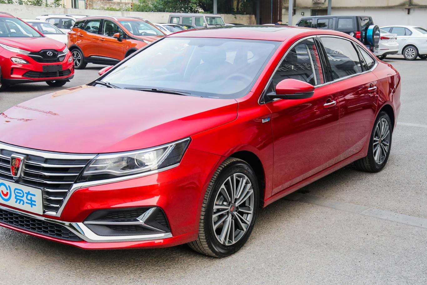 荣威i6plus 1.6l cvt 4g互联荣耀旗舰版 国vi外观