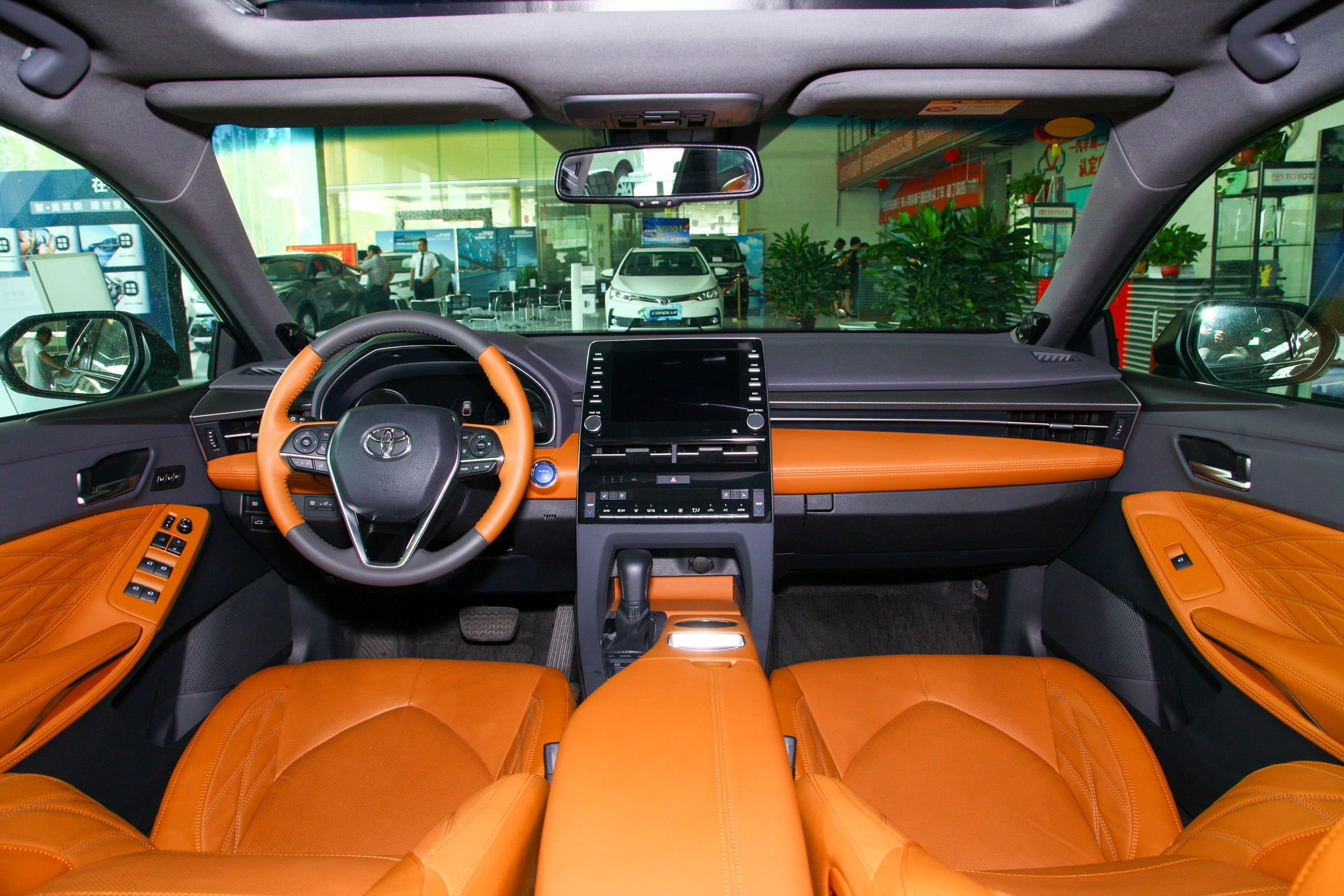 2019款 亚洲龙 双擎 2.5l e-cvt limited旗舰版 国vi内饰