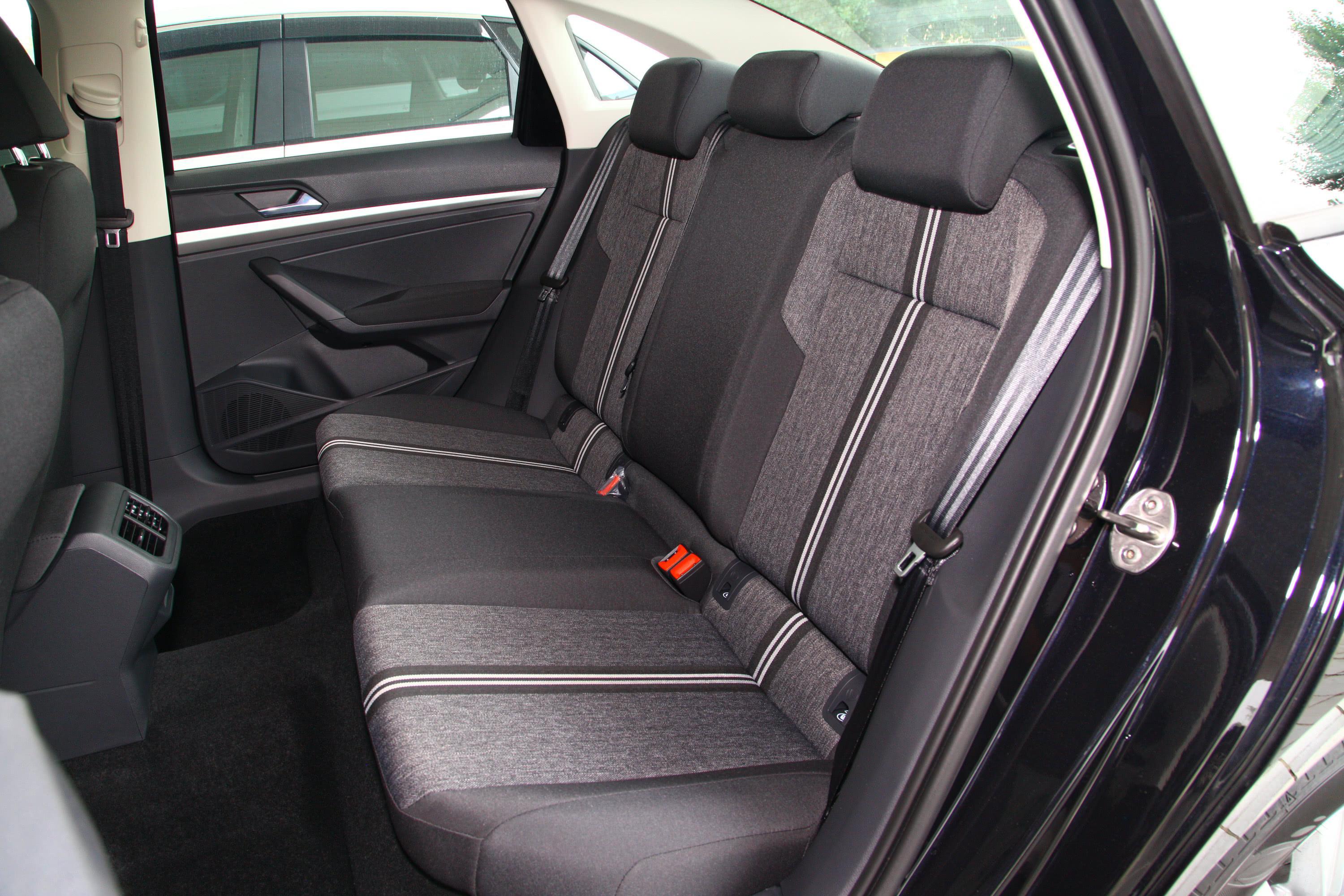 2019款 朗逸 启航 1.5l 手动风尚版 国vi空间