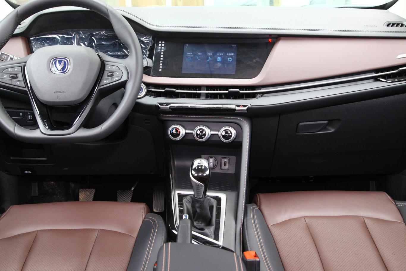 长安cs151.5l 手动 悦享版 国Ⅵ中控台整体