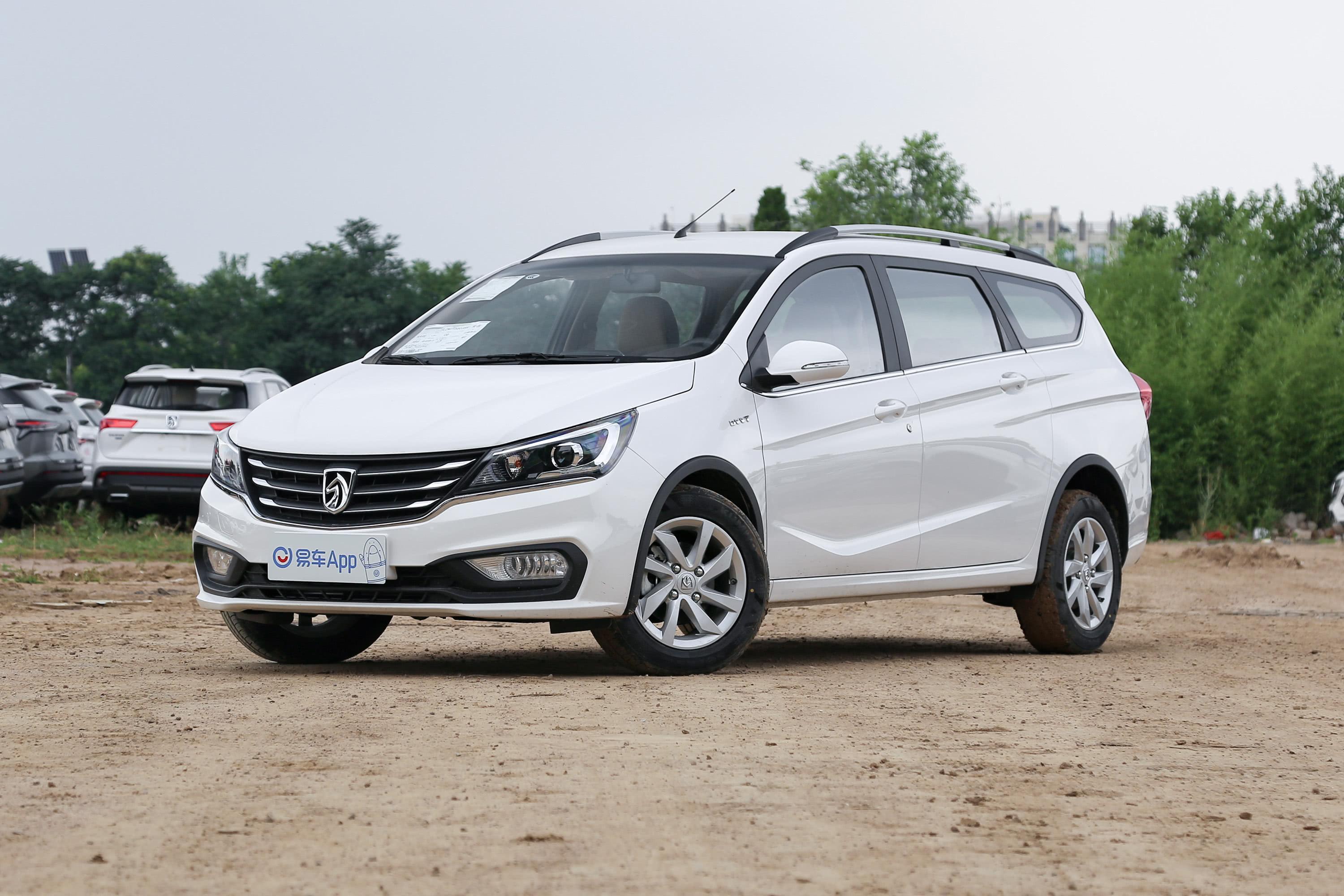 2017款 宝骏310w 1.5l 手动 时尚型 国vi外观