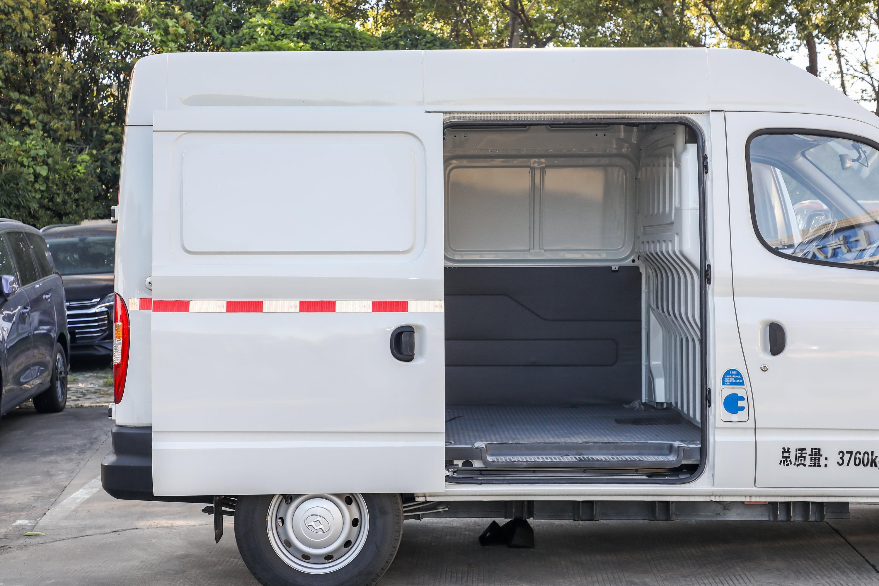 2019款上汽大通maxusev80纯电动物流车盲窗版短轴中顶53kwh23座