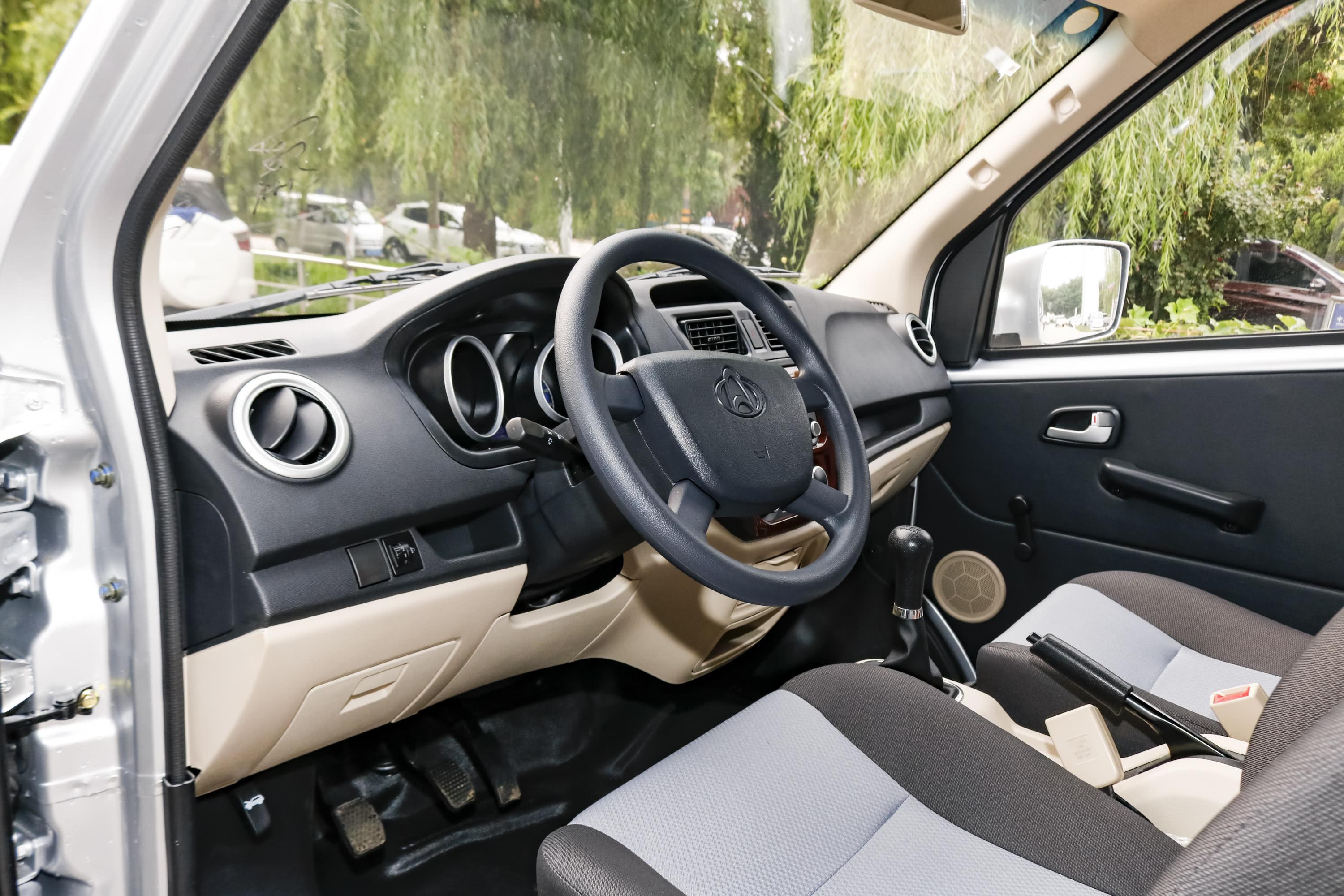 2019款睿行m8015l手动基本型平顶背掀门单蒸空调2座国vi