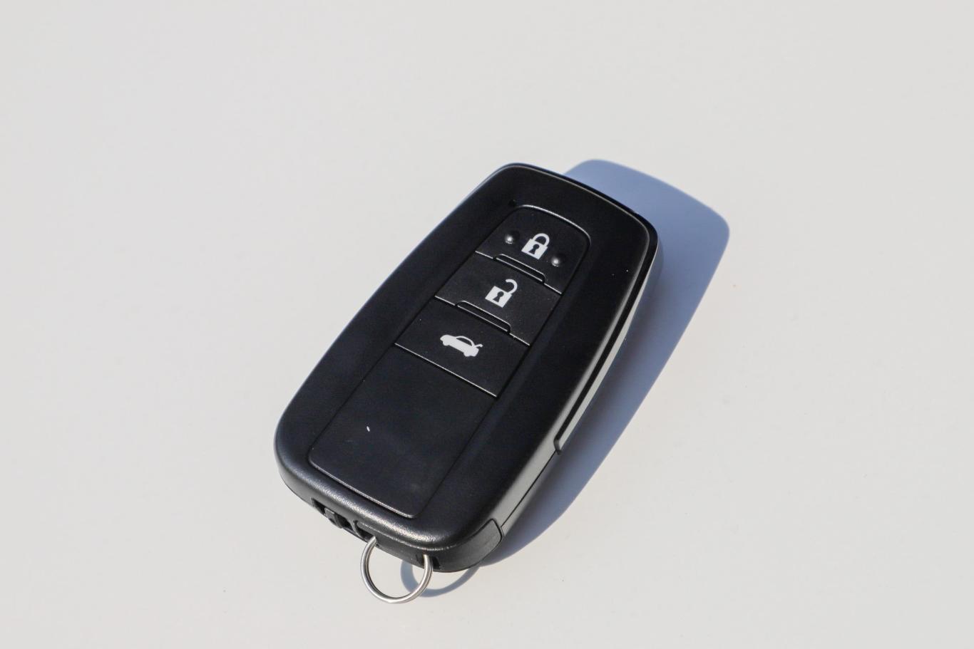 卡罗拉1.2t cvt 精英版钥匙正面