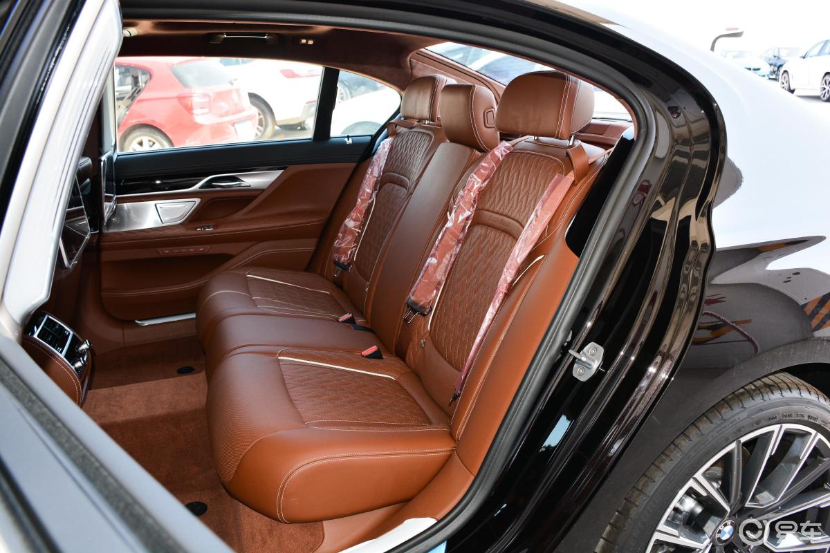 【宝马7系740li xdrive 行政型 m运动套装后排座椅图片-汽车图片大全