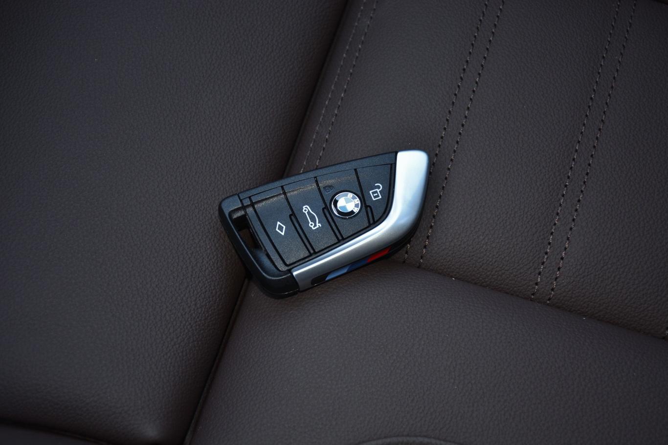 宝马x3xdrive 28i m运动套装钥匙正面