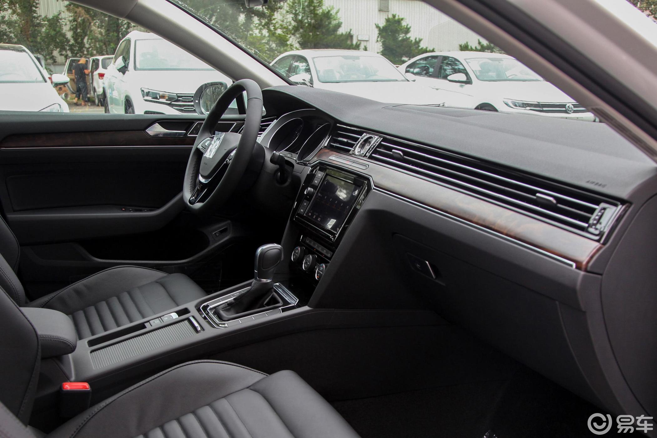 【迈腾2019款330tsi 双离合 豪华型 国vi内饰全景副驾驶员方向汽车