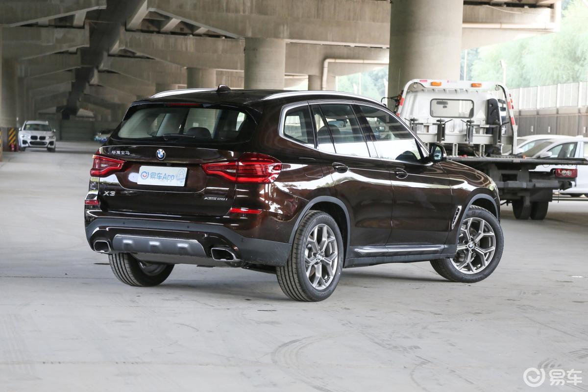 【宝马x32019款xdrive 28i 豪华套装侧后45度车头向右水平汽车图片