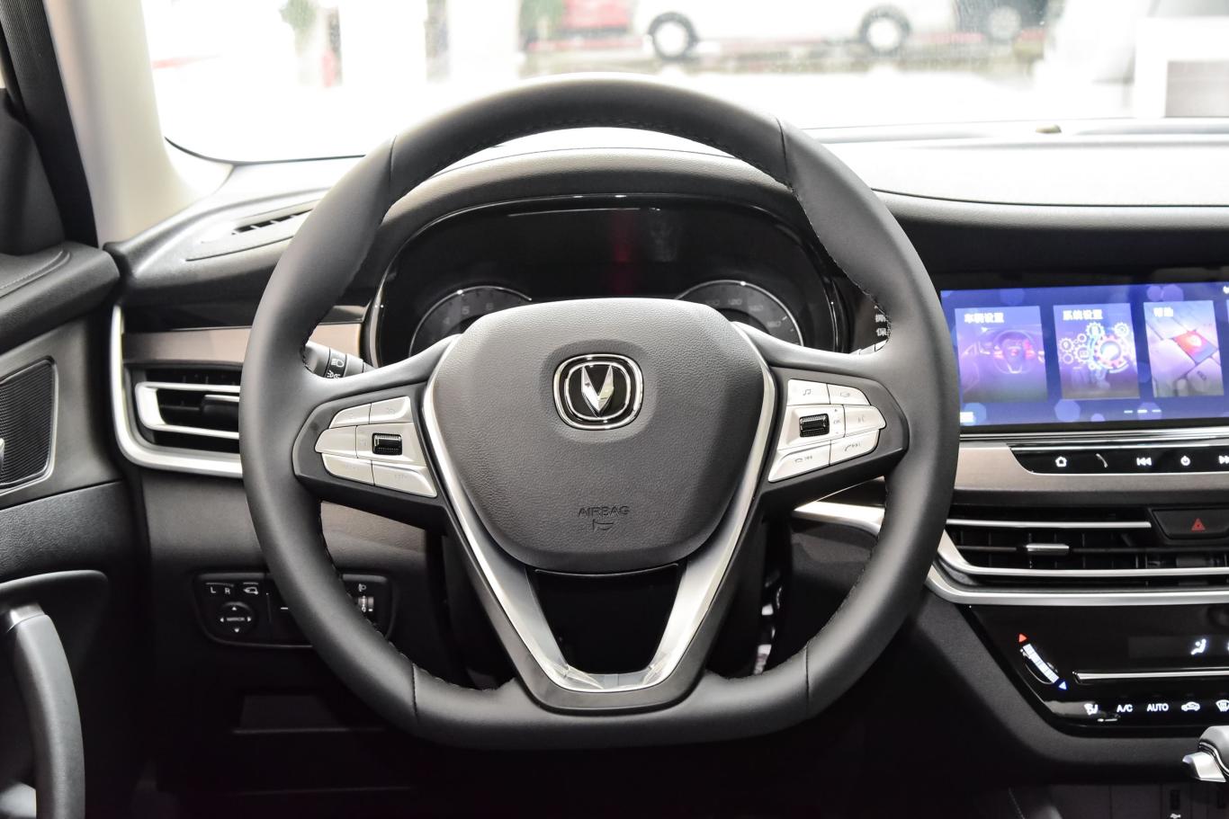 长安cs35plus1.4t 双离合 畅联蓝鲸版 国vi方向盘