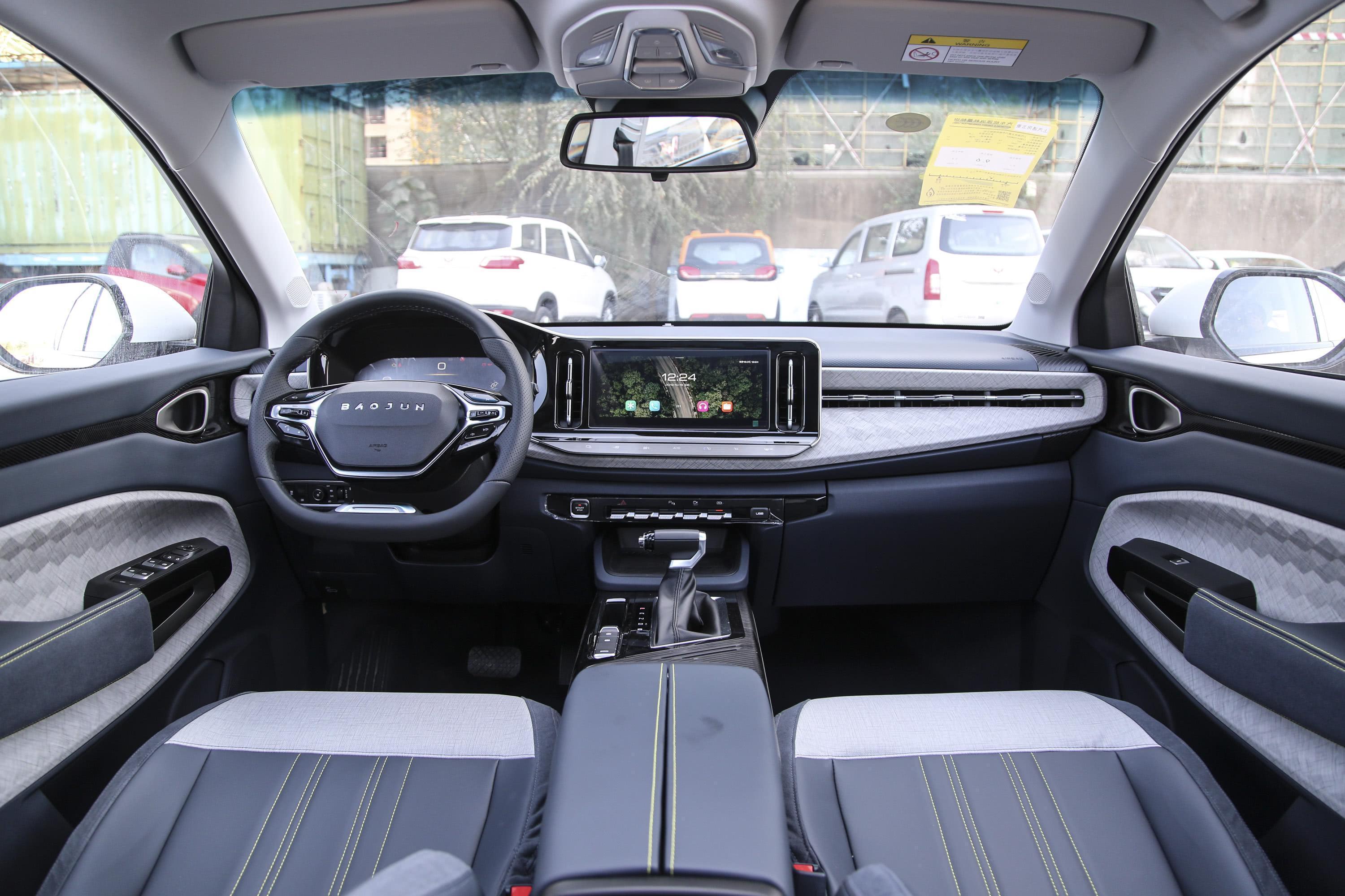 2019款 宝骏rm-5 1.5t cvt 24小时在线尊贵型 5座内饰