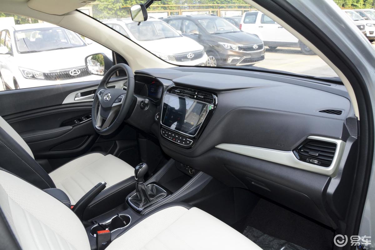 【长安欧尚a8002019款1.