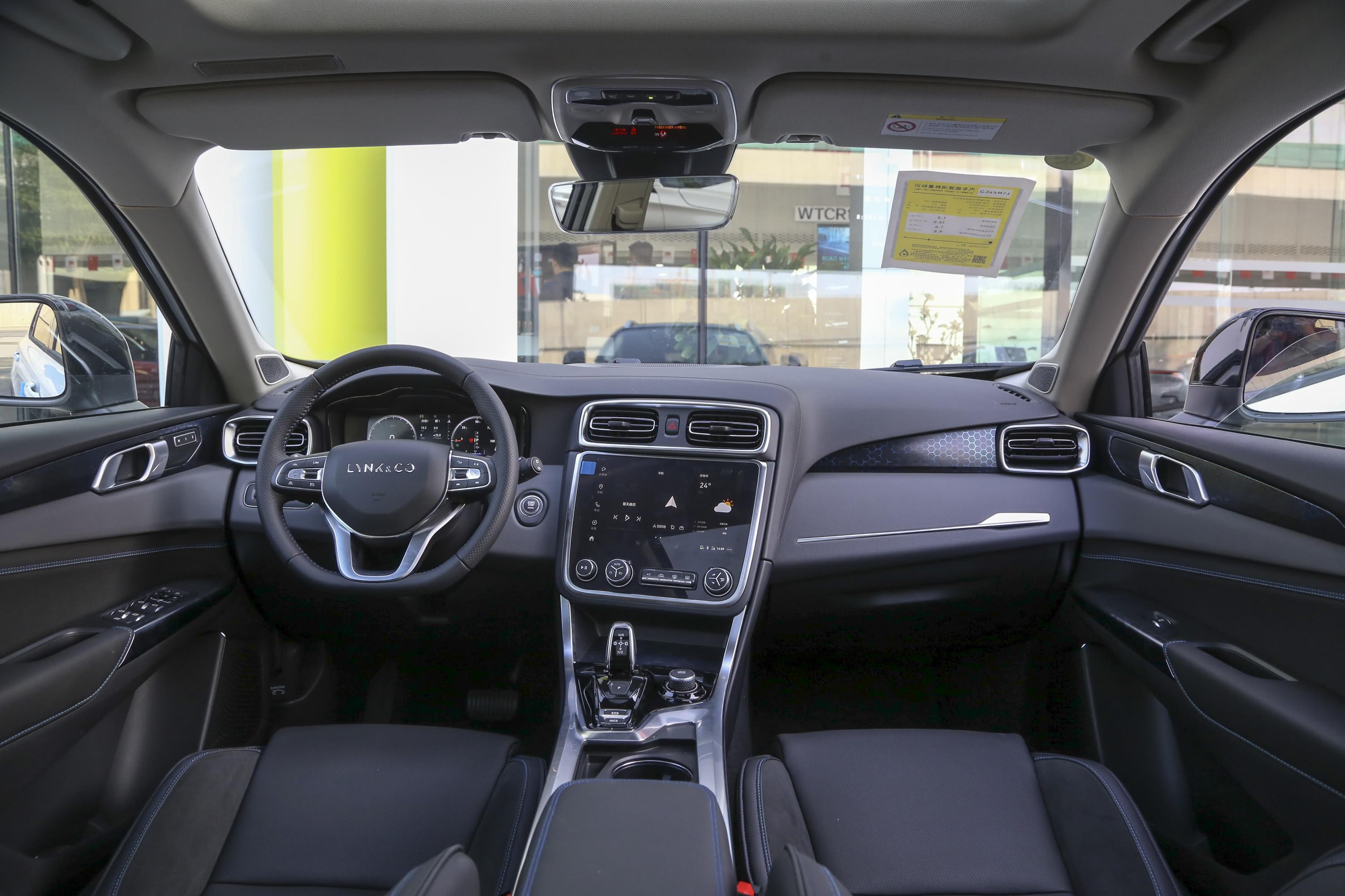 2019款 领克01 phev 1.5td 双离合 pro内饰