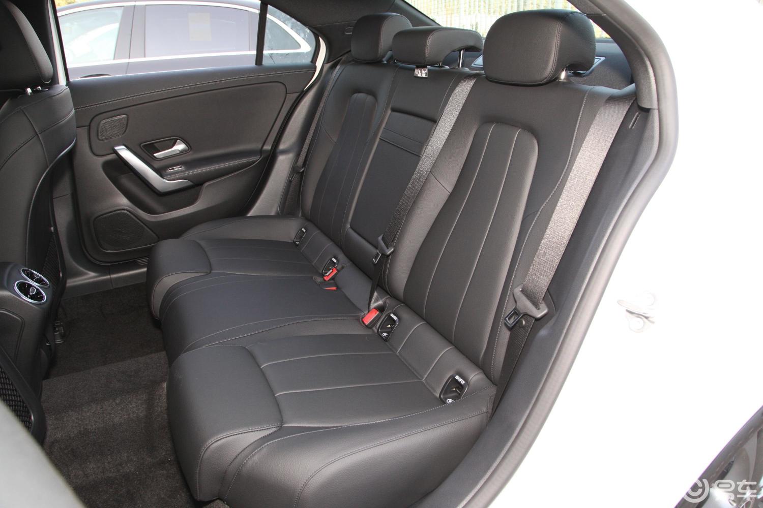 【奔驰a级2020款a 200 l后排座椅汽车图片-汽车图片大全】-易车