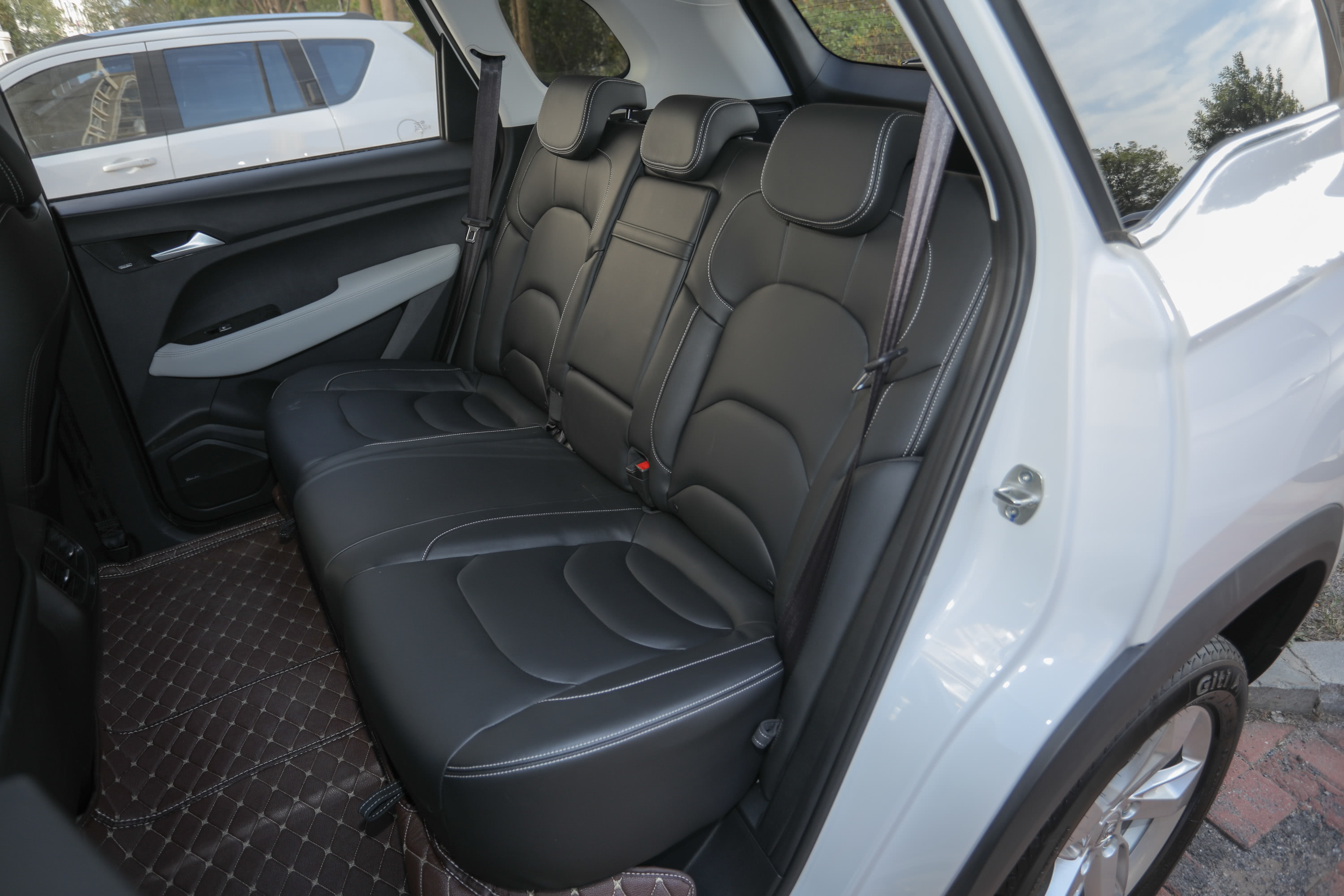 2019款宝骏53015t手动豪华型7座国vi