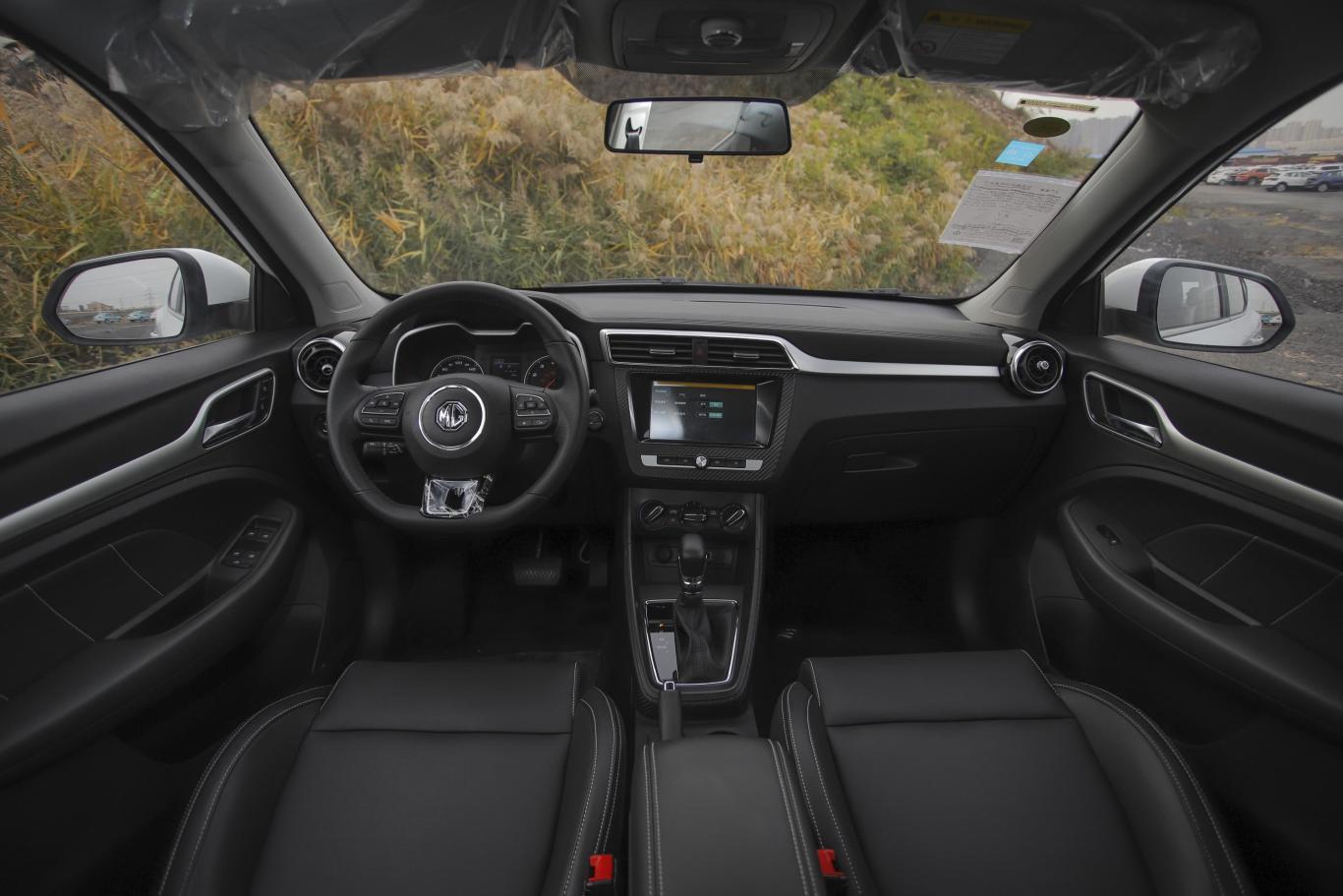 名爵zs1.5l 手自一体 全球尊享互联网版 国vi内饰全景正拍