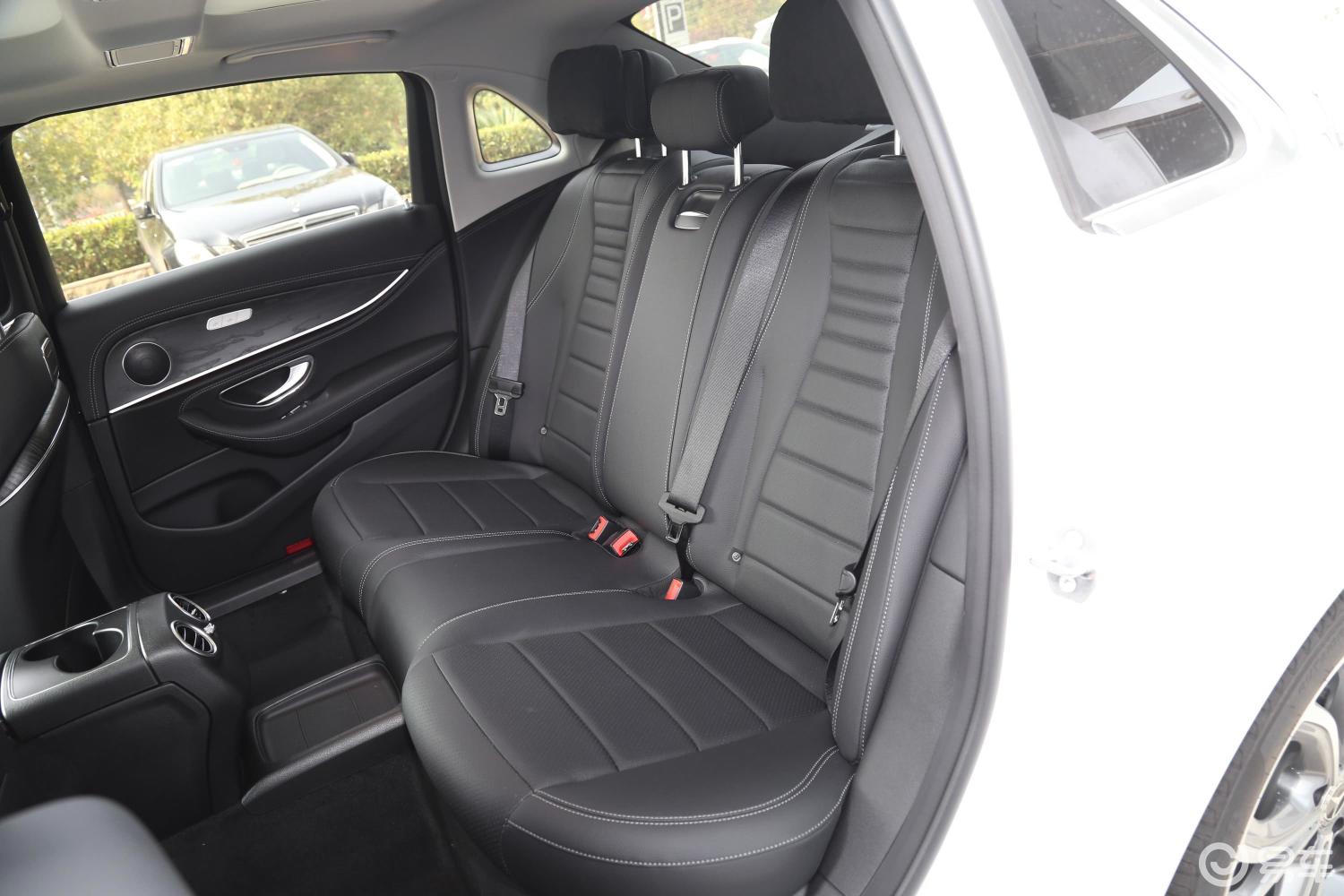 【奔驰e级2020款e 300 l 时尚型 运动轿车后排座椅汽车图片-汽车图片