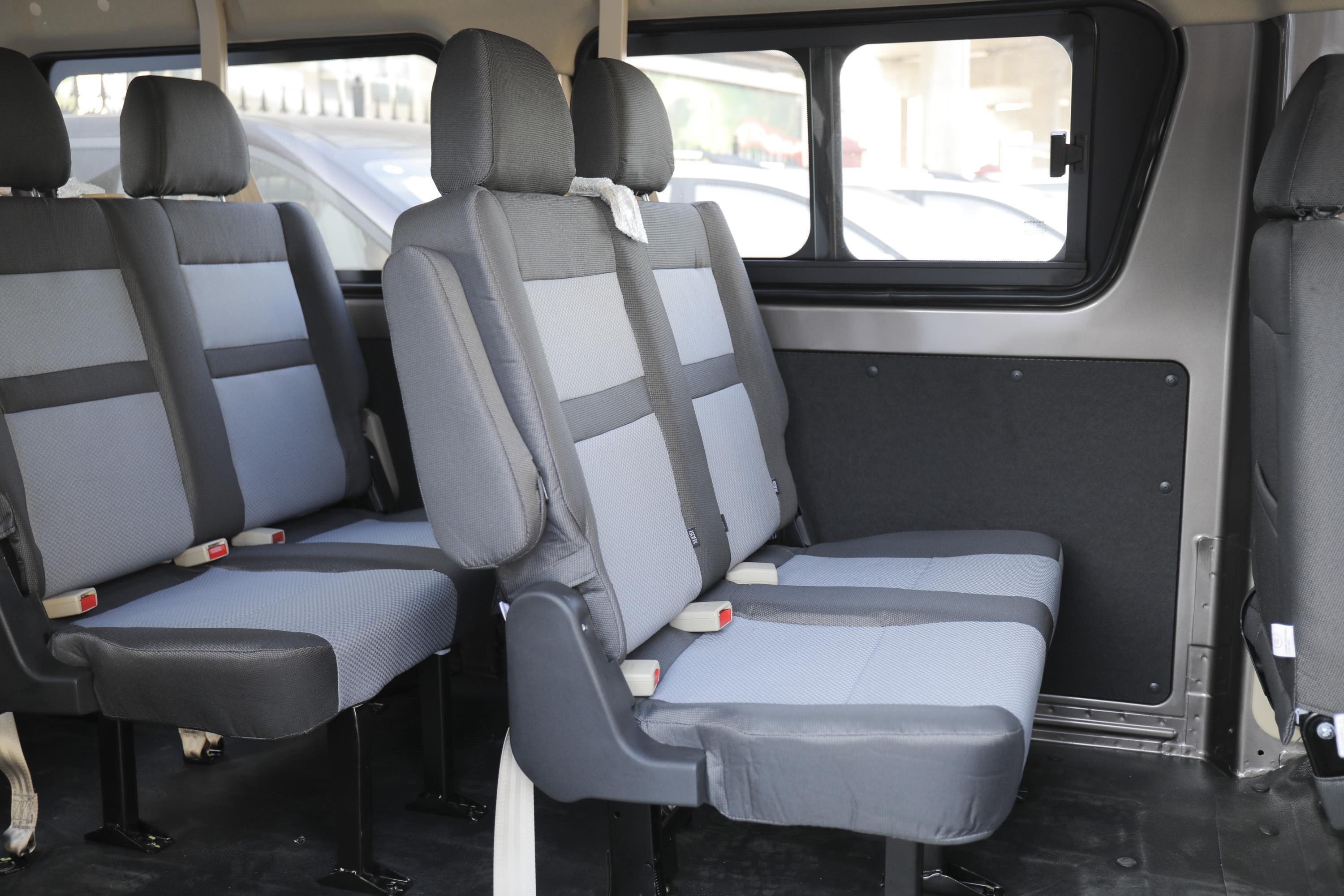 2020款 长安之星9 客车 1.5l 手动 基本版 7座 国vi空间