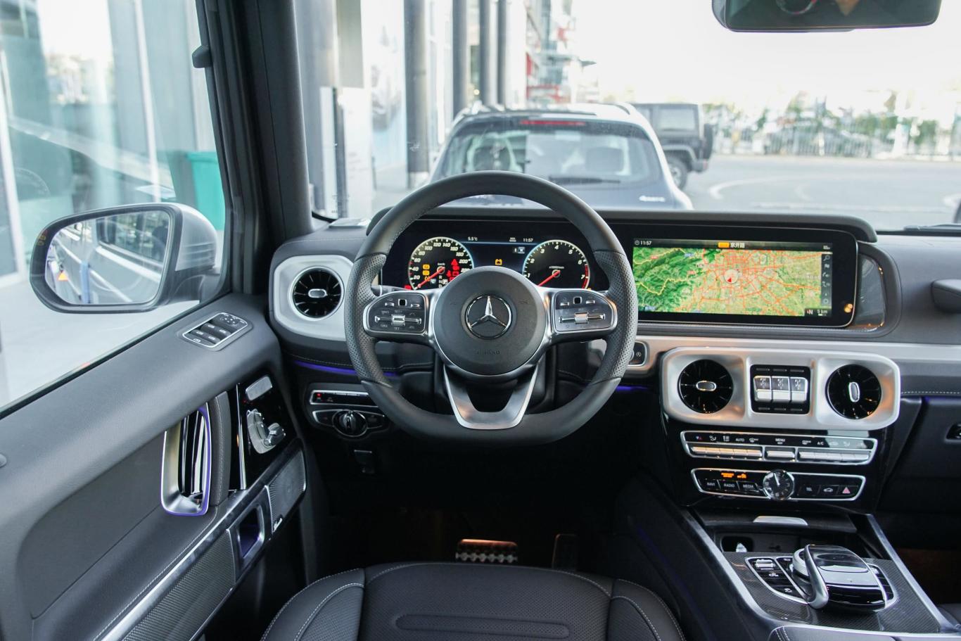 奔驰g级改款 g500内饰